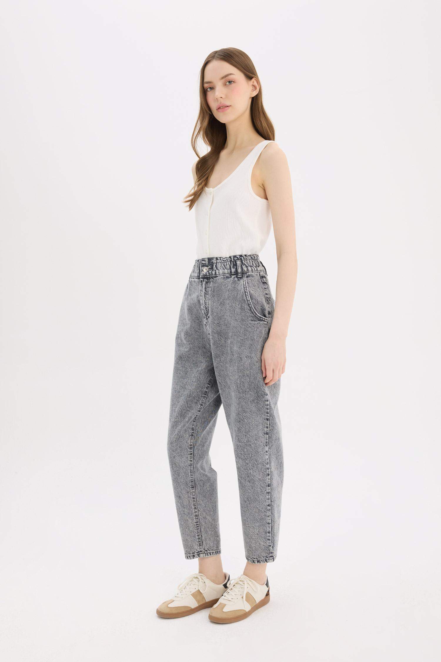 سروال جينز بيبرباج برجل عادي