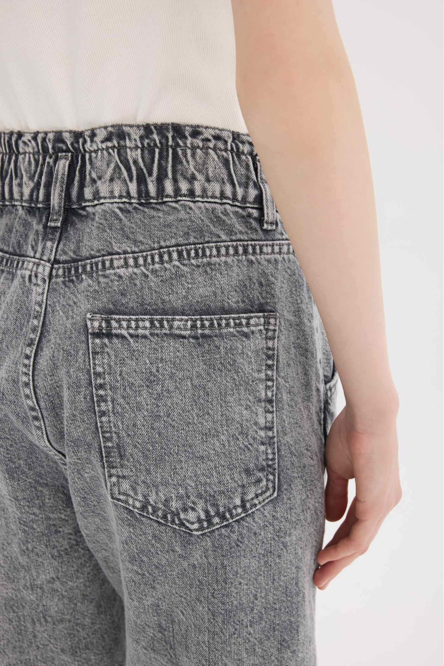 سروال جينز بيبرباج برجل عادي