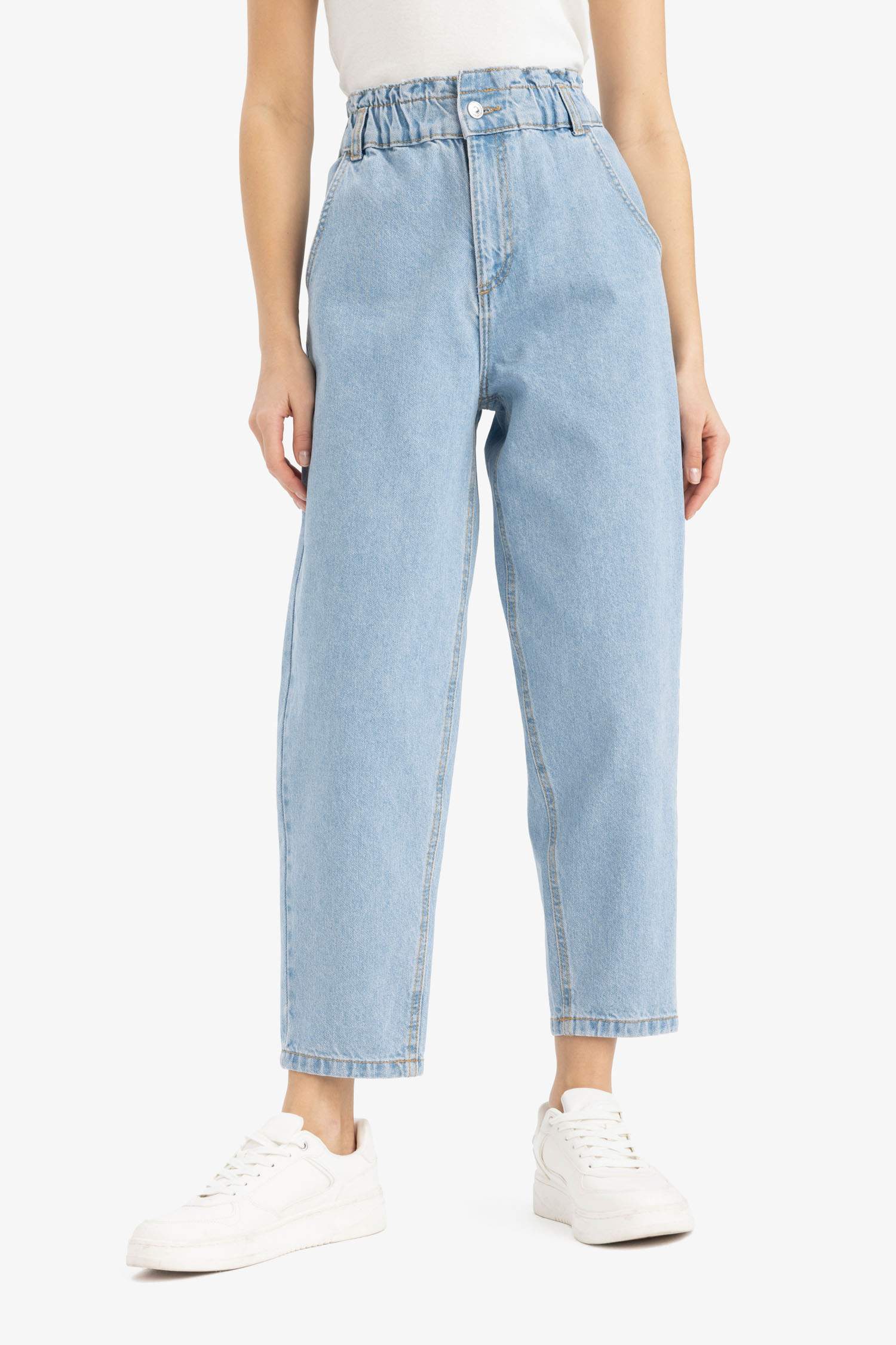 Paperbag High Waist Straight Leg Jeans