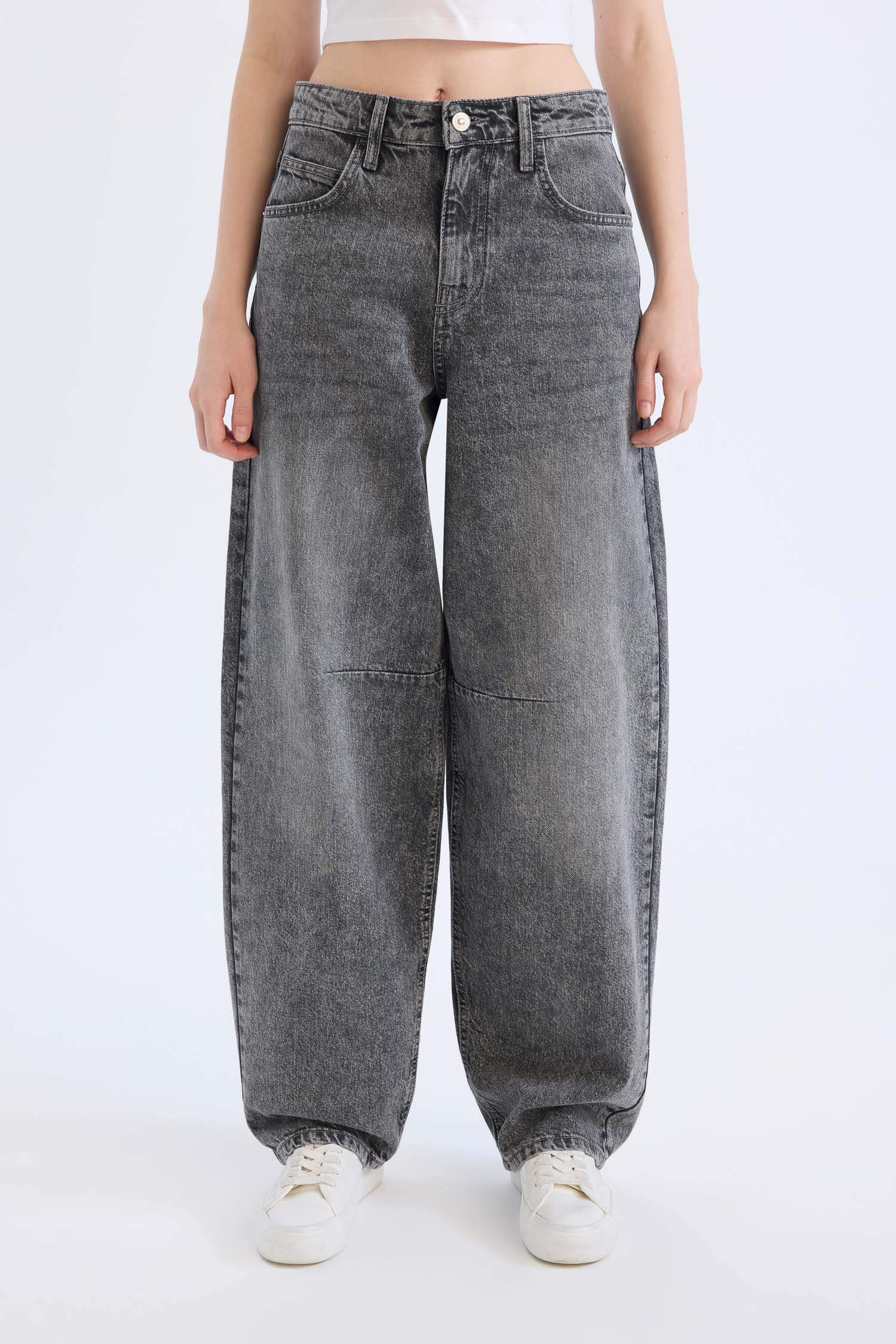 Baggy Fit High Waist Straight Leg Washed Jeans