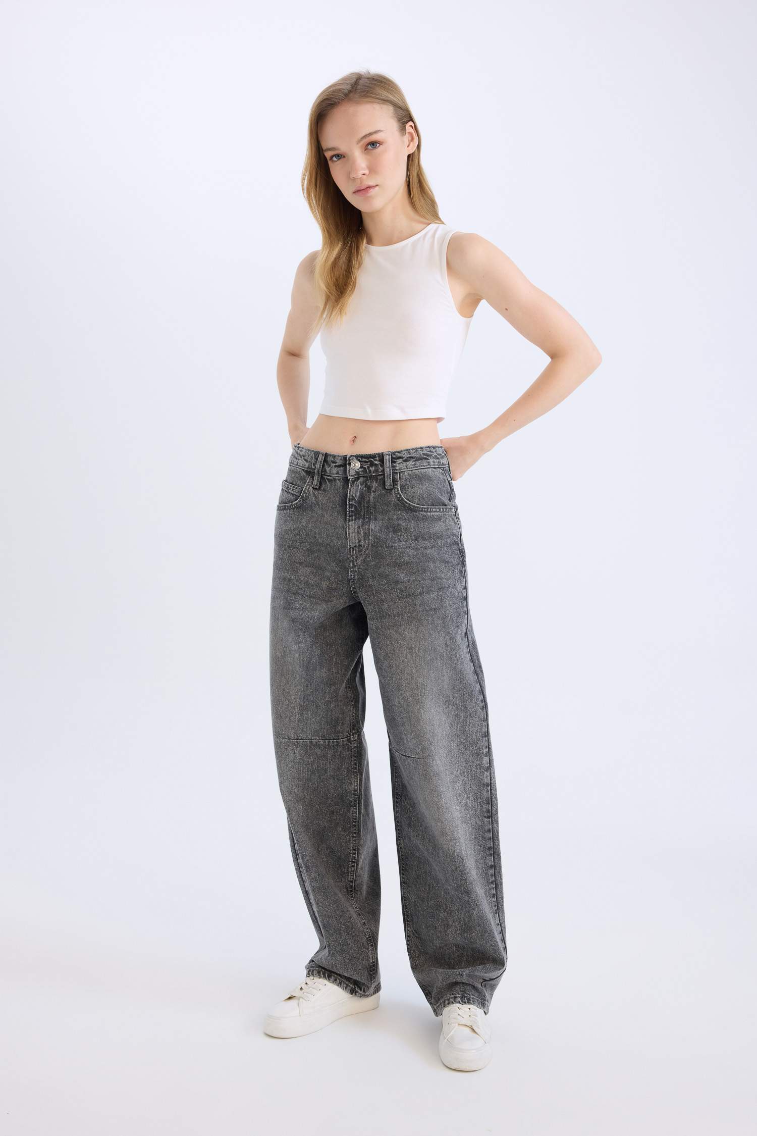 Baggy Fit High Waist Straight Leg Washed Jeans