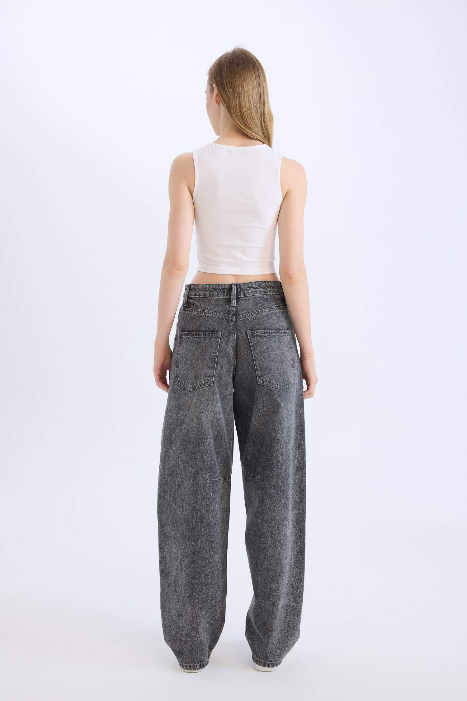 Baggy Fit High Waist Straight Leg Washed Jeans