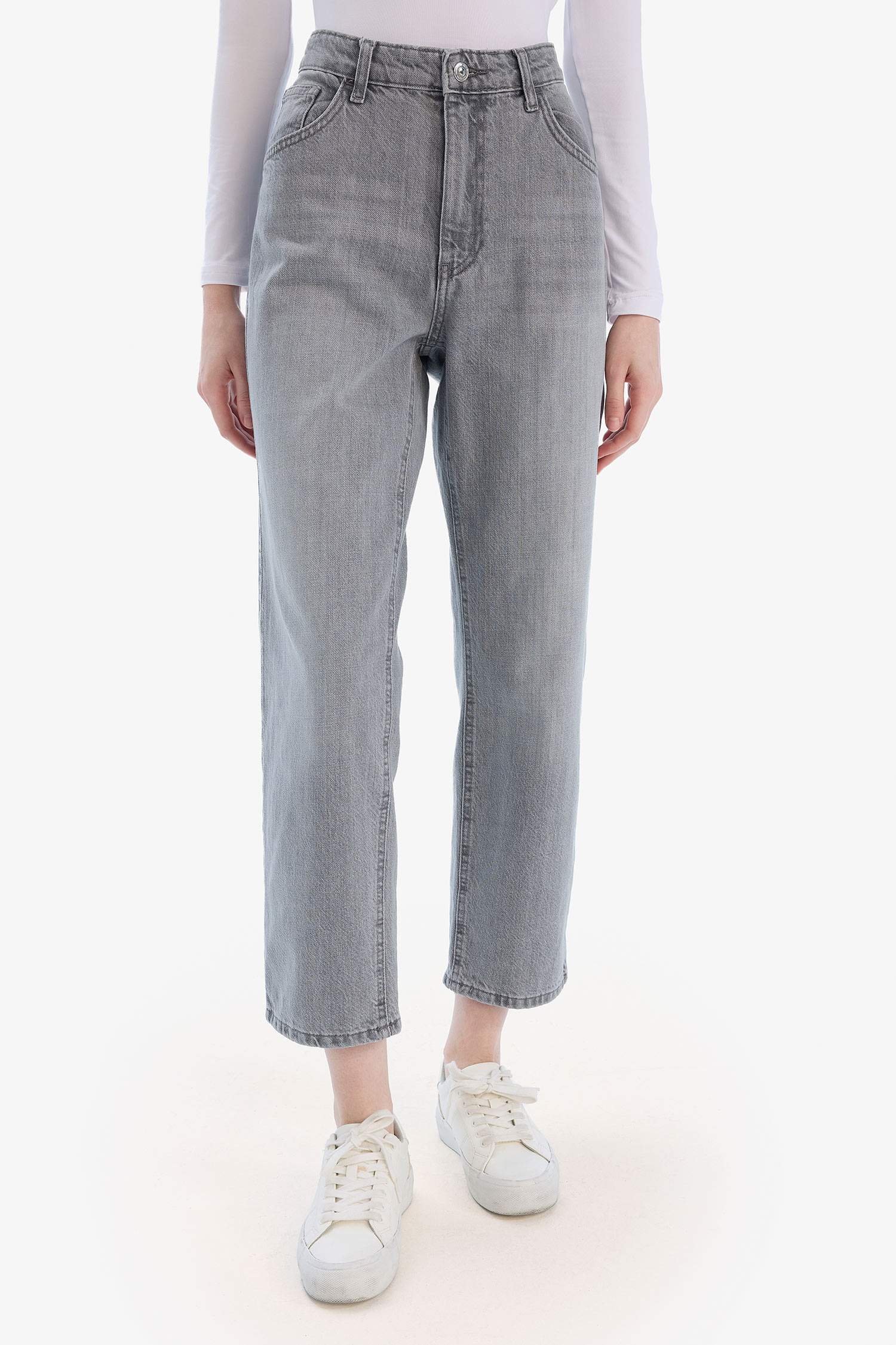 بنطرون جينز بوي فريند برجل عادي وخصر عادي