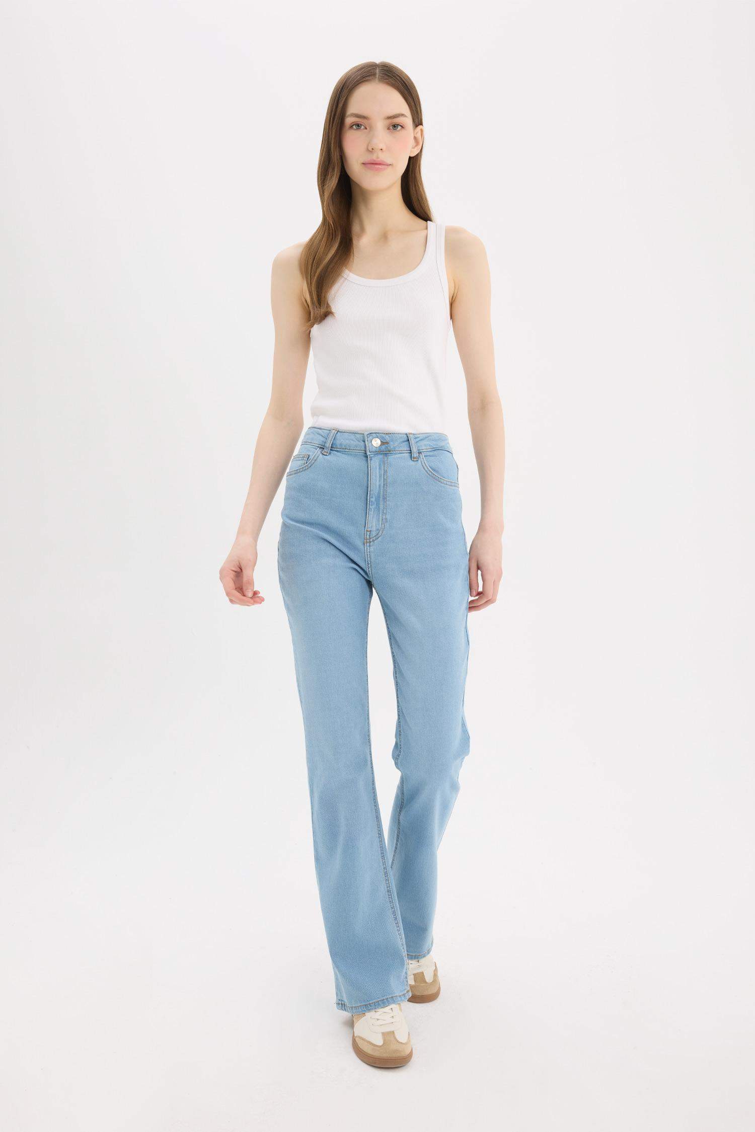 بنطرون جينز سليم فلير فيت برجل عادي وخصر عالي