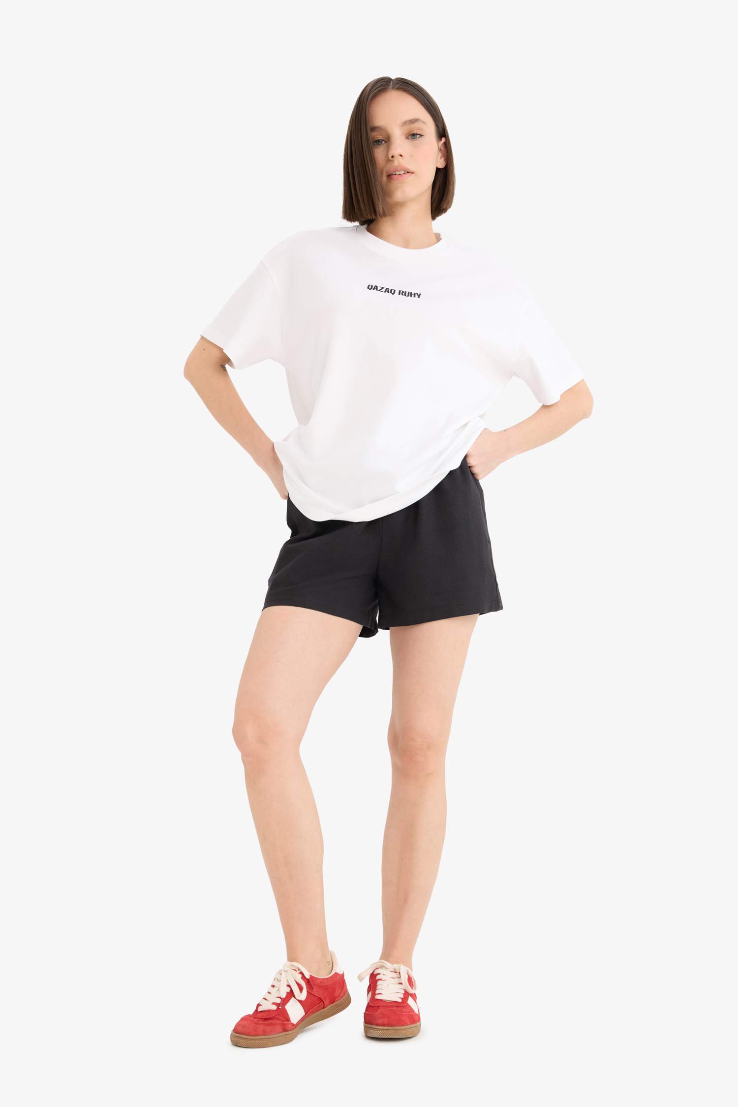 شورت قصة عادية بخصر عادي من مزيج الكتان