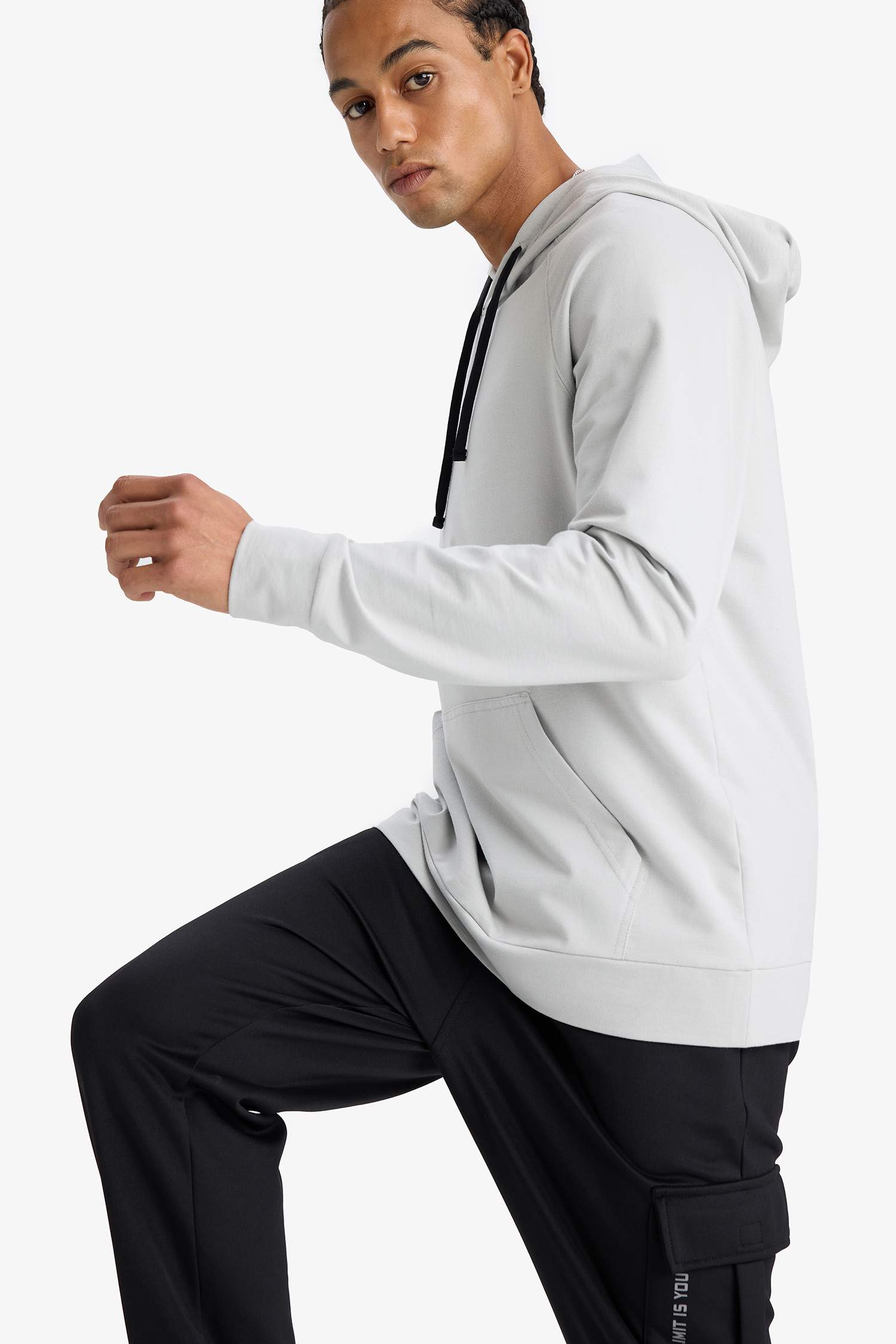 DeFactoFit Standart Fit Kapüşonlu Sporcu Sweatshirt