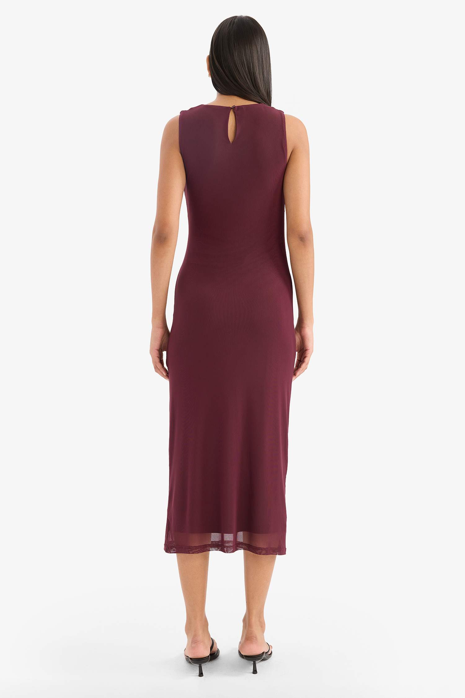 Облегающее платье миди без рукавов с круглым вырезом
