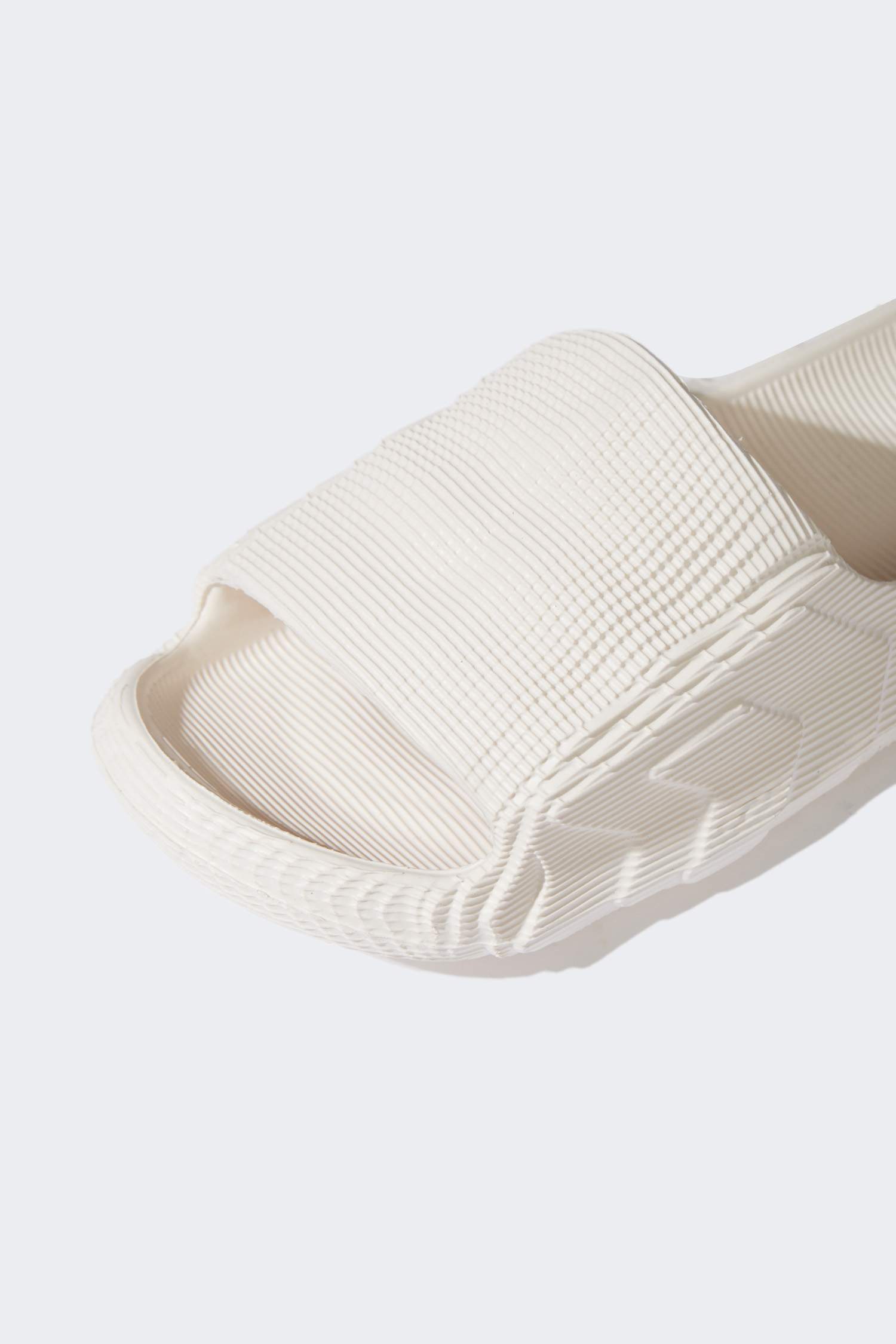 شبشب رجالي إيفا بكعب مسطح بشريط مفرد