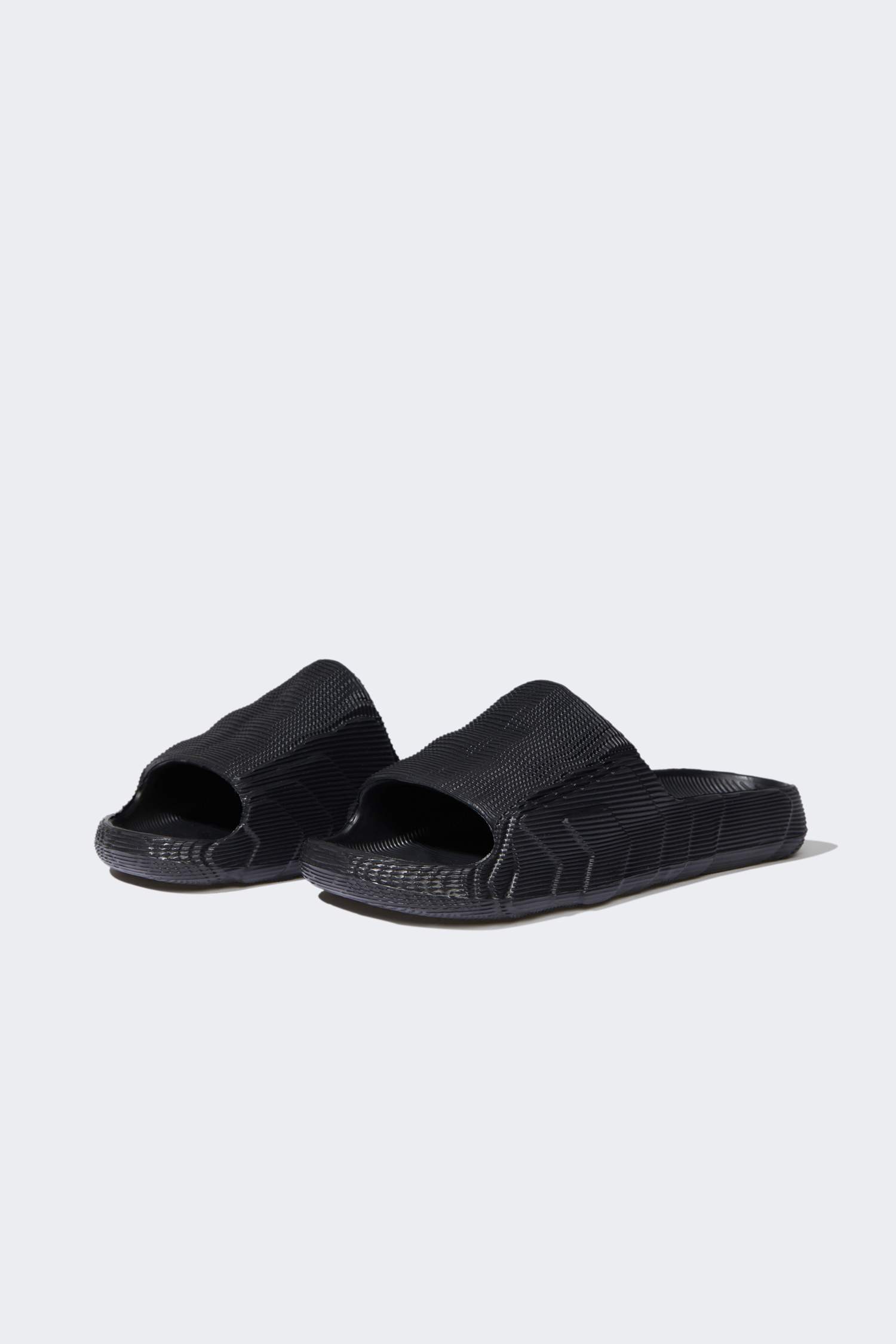 شبشب رجالي إيفا بكعب مسطح بشريط مفرد