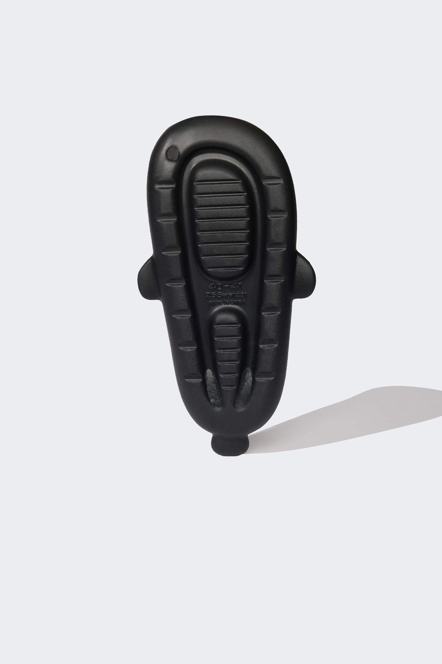 شبشب رجالي إيفا بكعب مسطح أسود