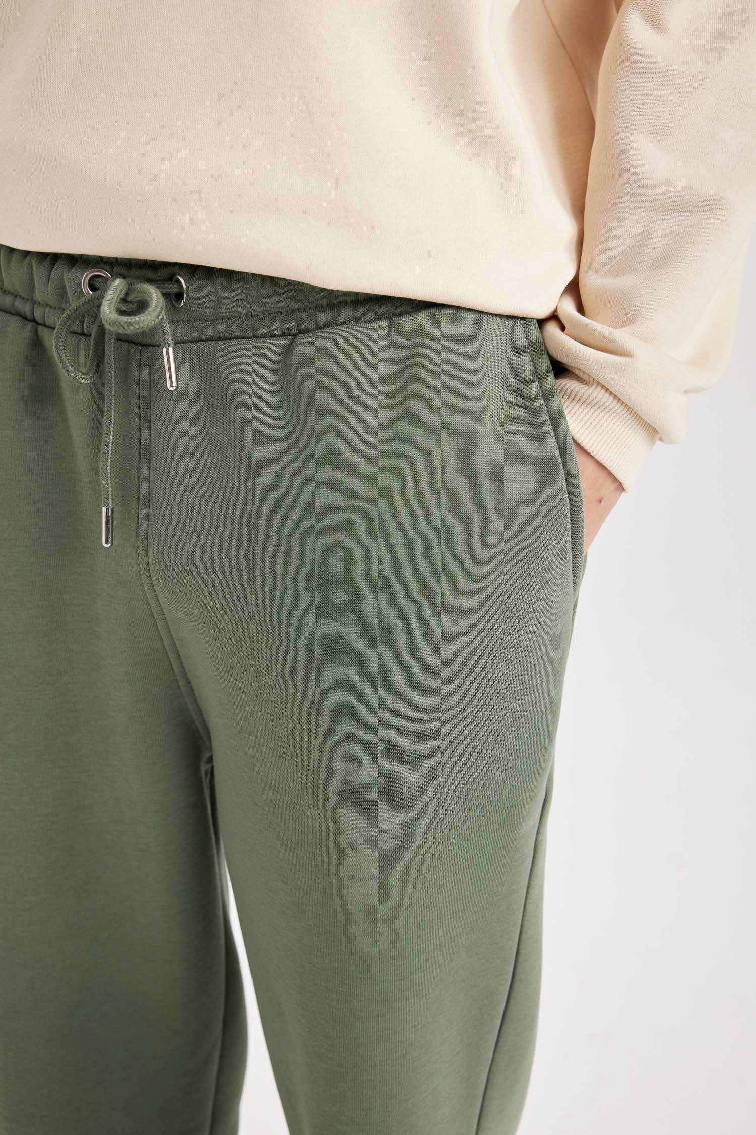 Штаны свободного кроя из плотной ткани