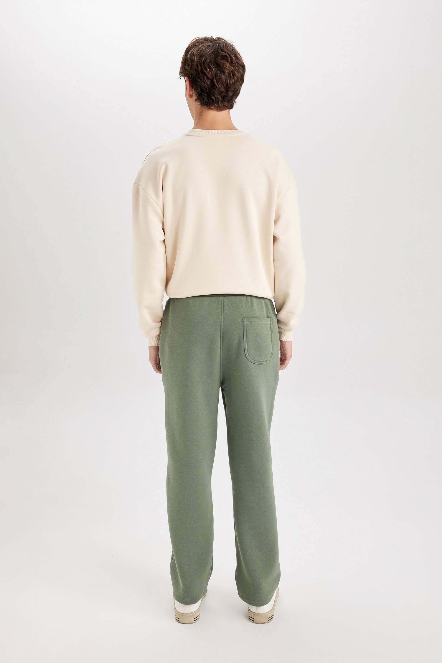 Штаны свободного кроя из плотной ткани