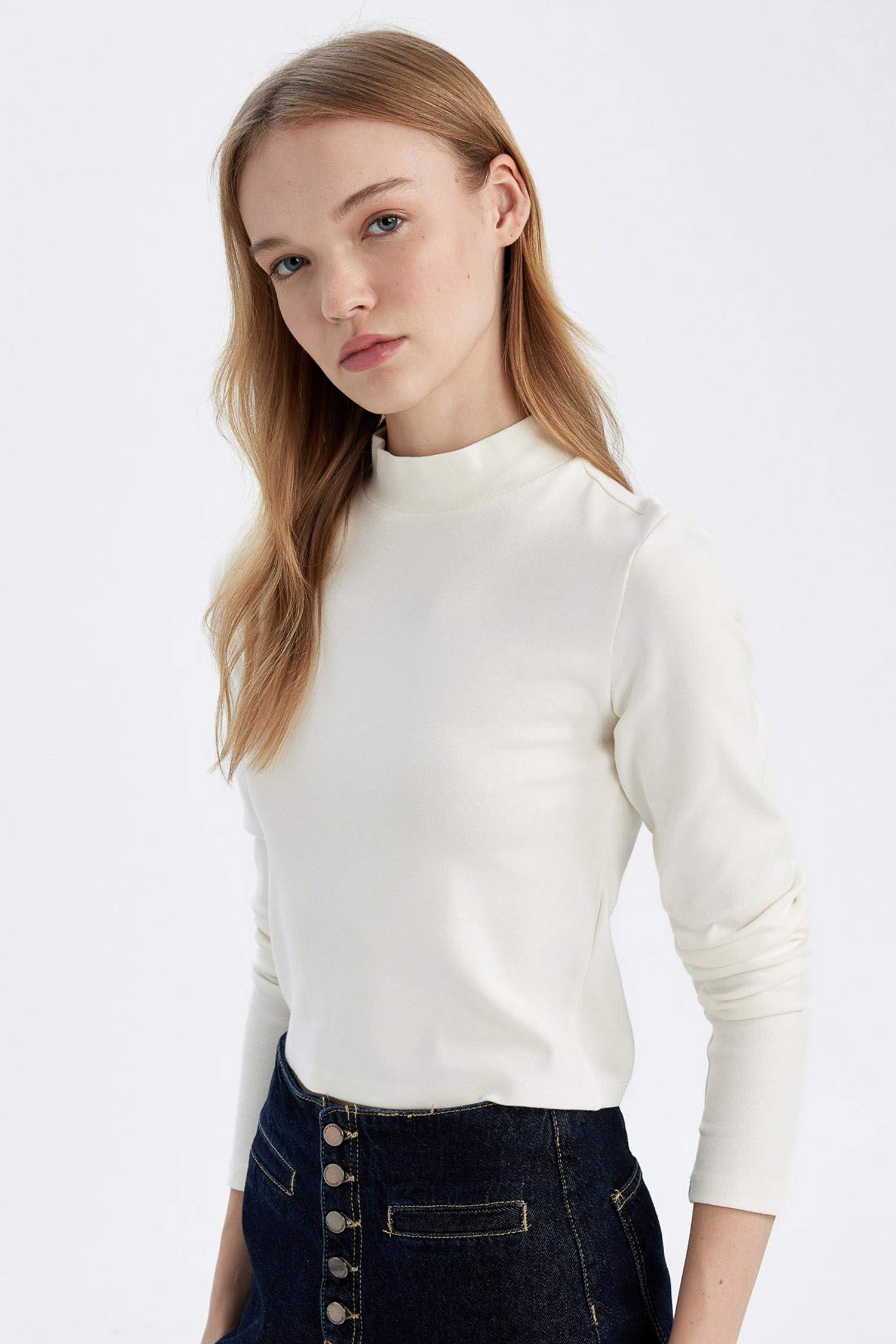 Fitted White Body Fitting Half Turtleneck Modal Basic T-Shirt