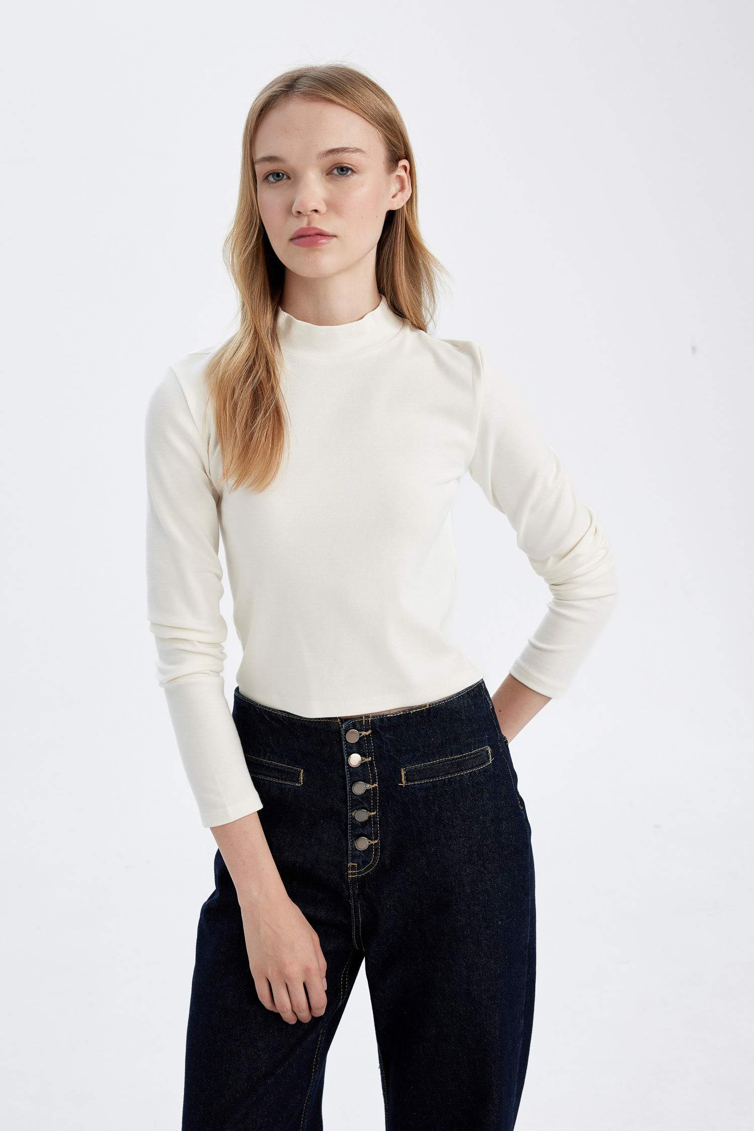Fitted White Body Fitting Half Turtleneck Modal Basic T-Shirt