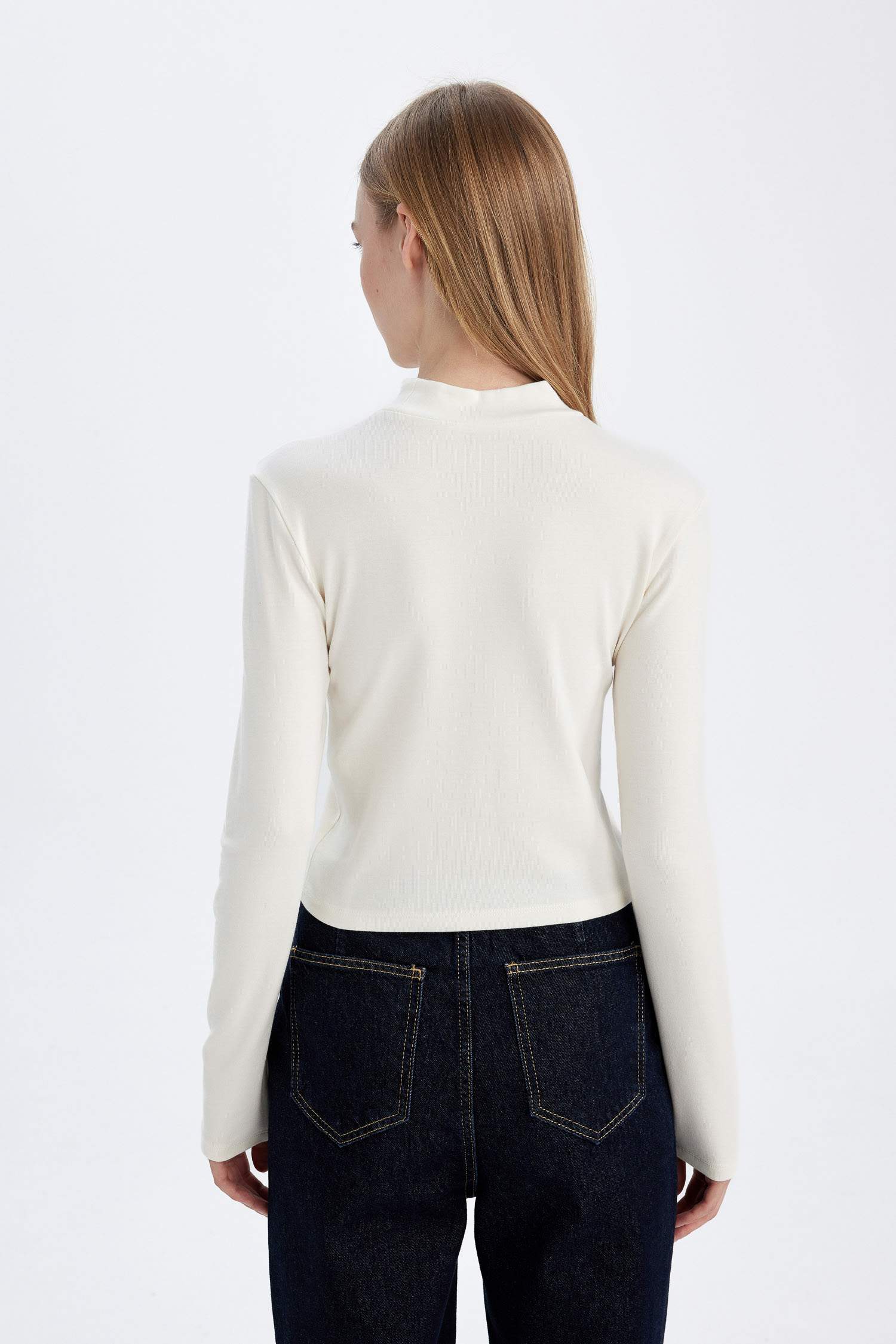 Fitted White Body Fitting Half Turtleneck Modal Basic T-Shirt