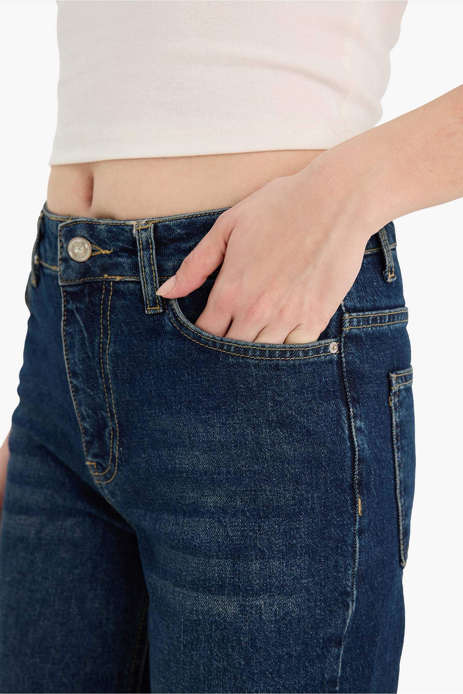 Comfort Straight жоғары белді жуылған эффектісі бар тобыққа дейінгі джинс шалбар