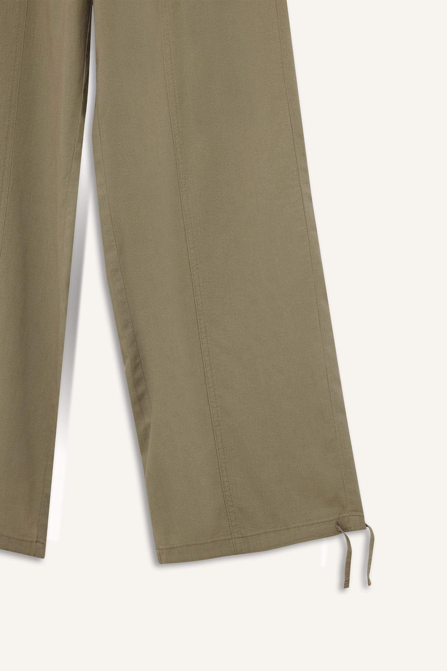 بنطرون برجل واسع وايد ليج من مزيج الكتان وخصر عادي