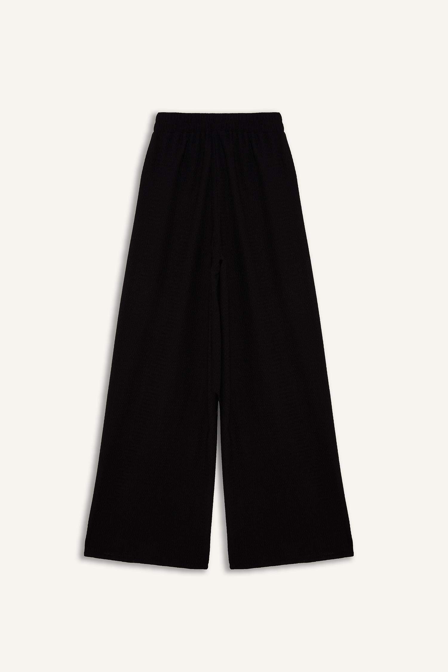 بنطلون وايد ليج كريب برجل واسع