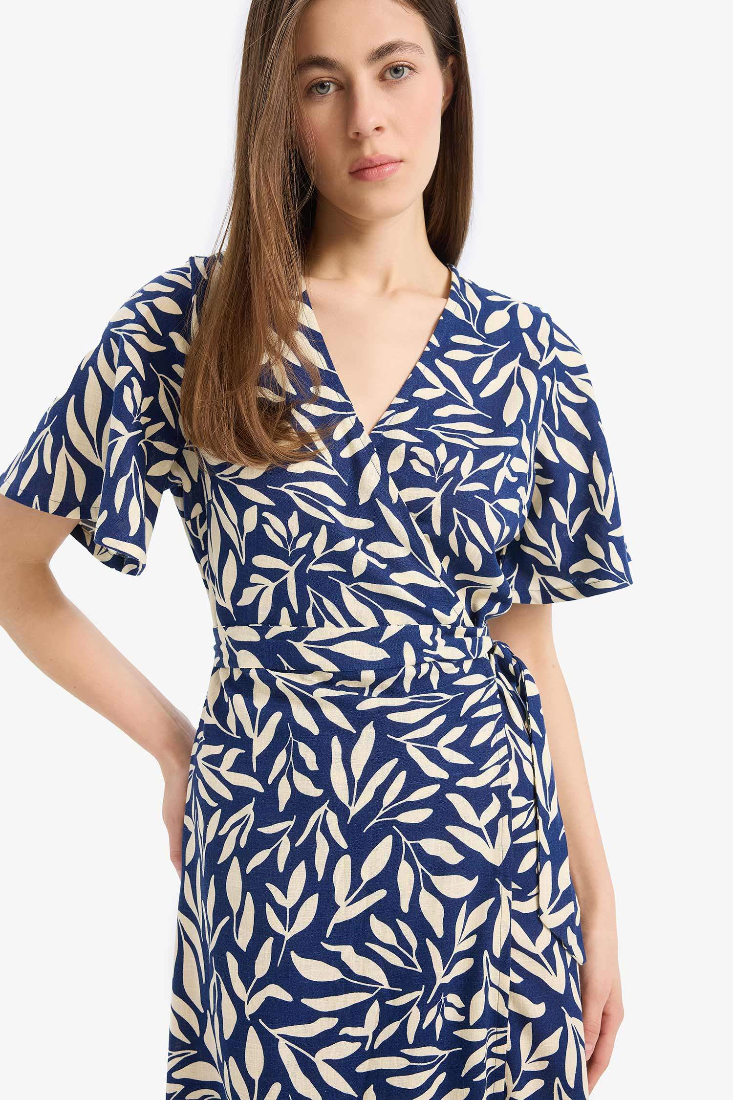 гүлді қайырылатын қысқа жеңді Қысқа жеңді тоқылған көйлек