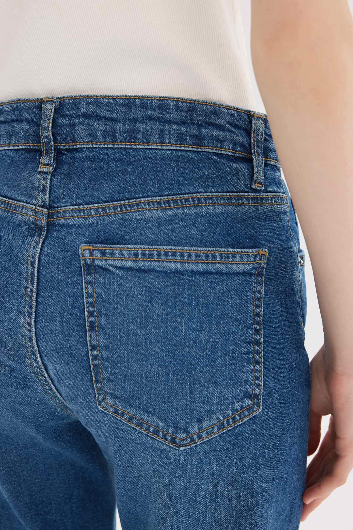 Lina Comfort Mom Normal Bel Düz Paça Jean Kar Yıkamalı Pantolon