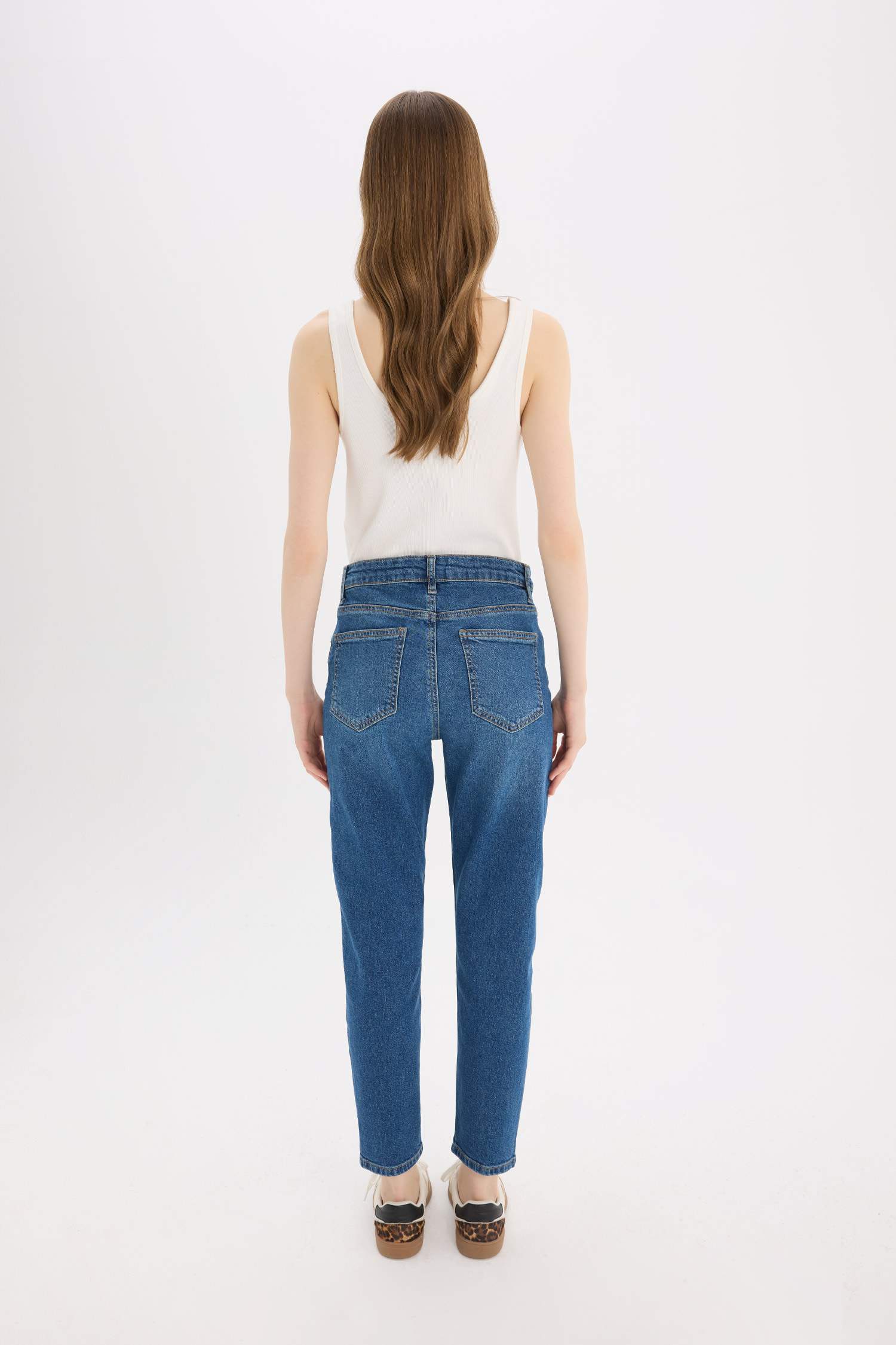 Lina Comfort Mom Normal Bel Düz Paça Jean Kar Yıkamalı Pantolon