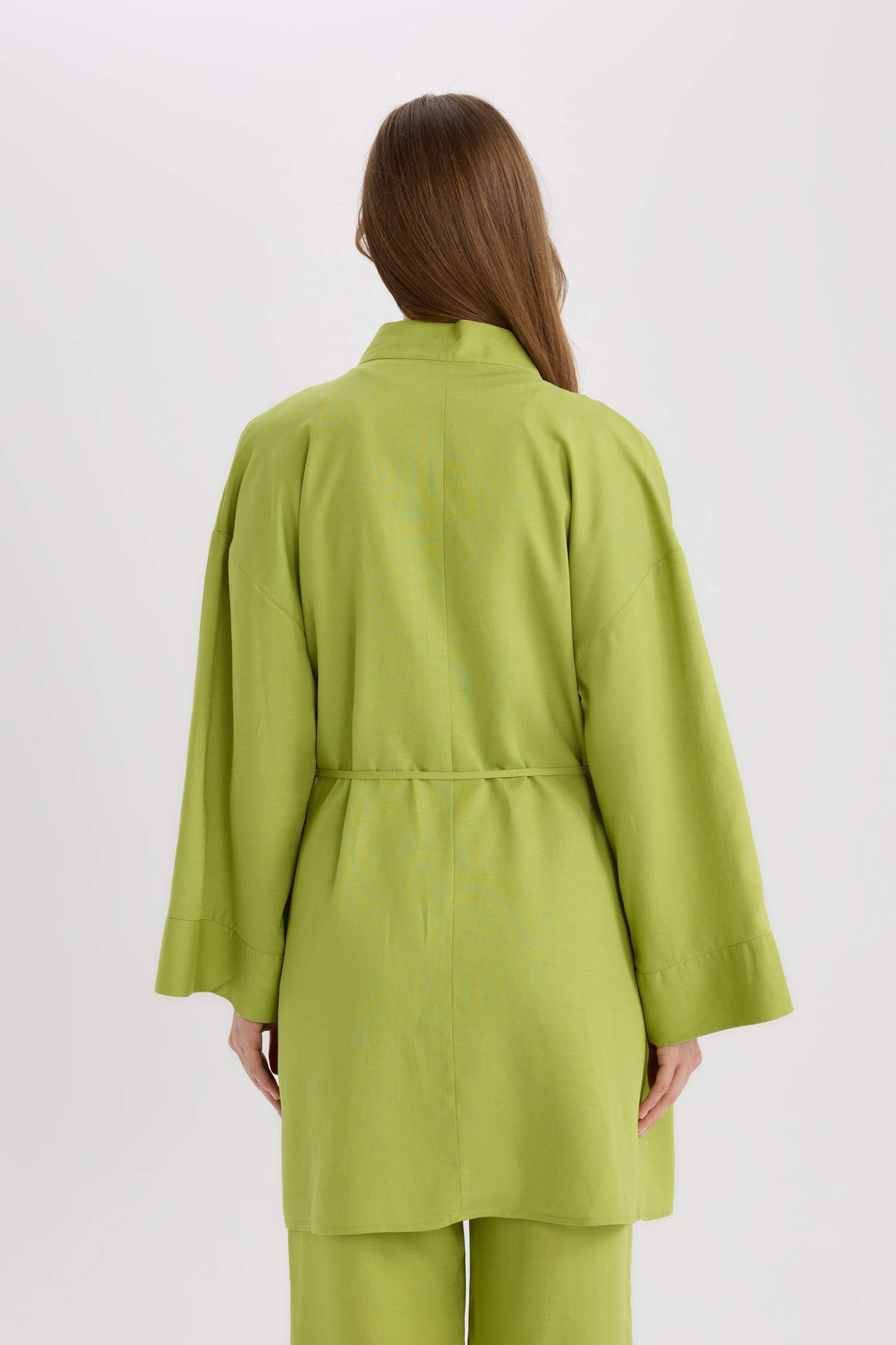 كيمونو قصة مريحة من مزيج الكتان أخضر