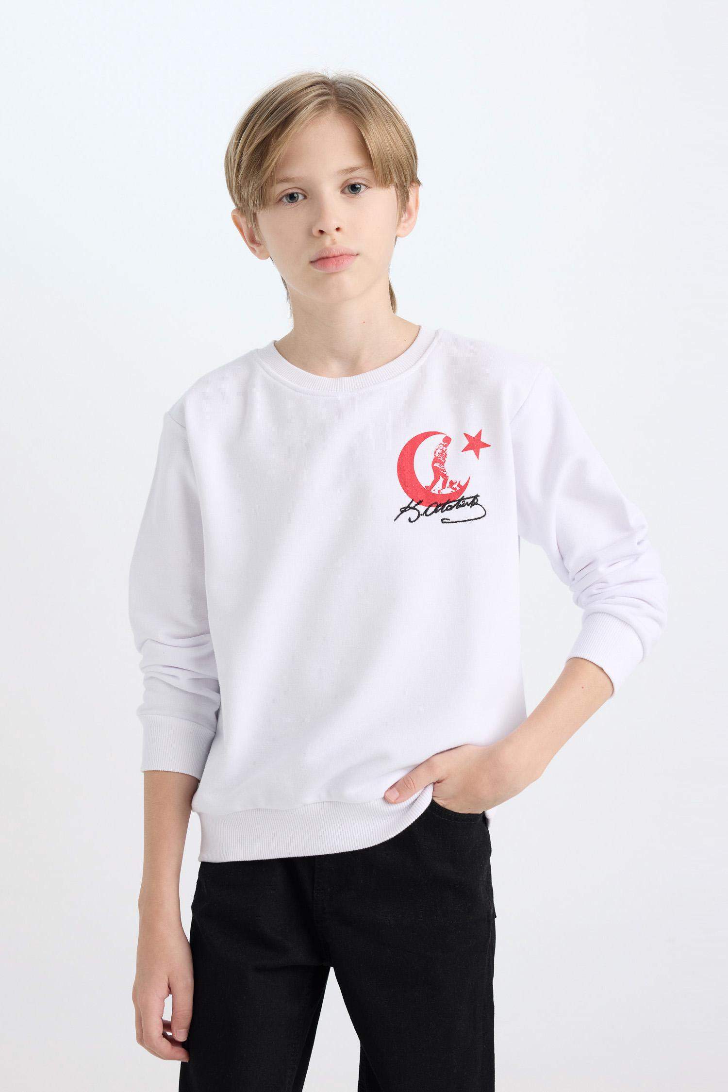 Erkek Çocuk Beyaz Bisiklet Yaka Atatürk Baskılı Nakışlı Sweatshirt