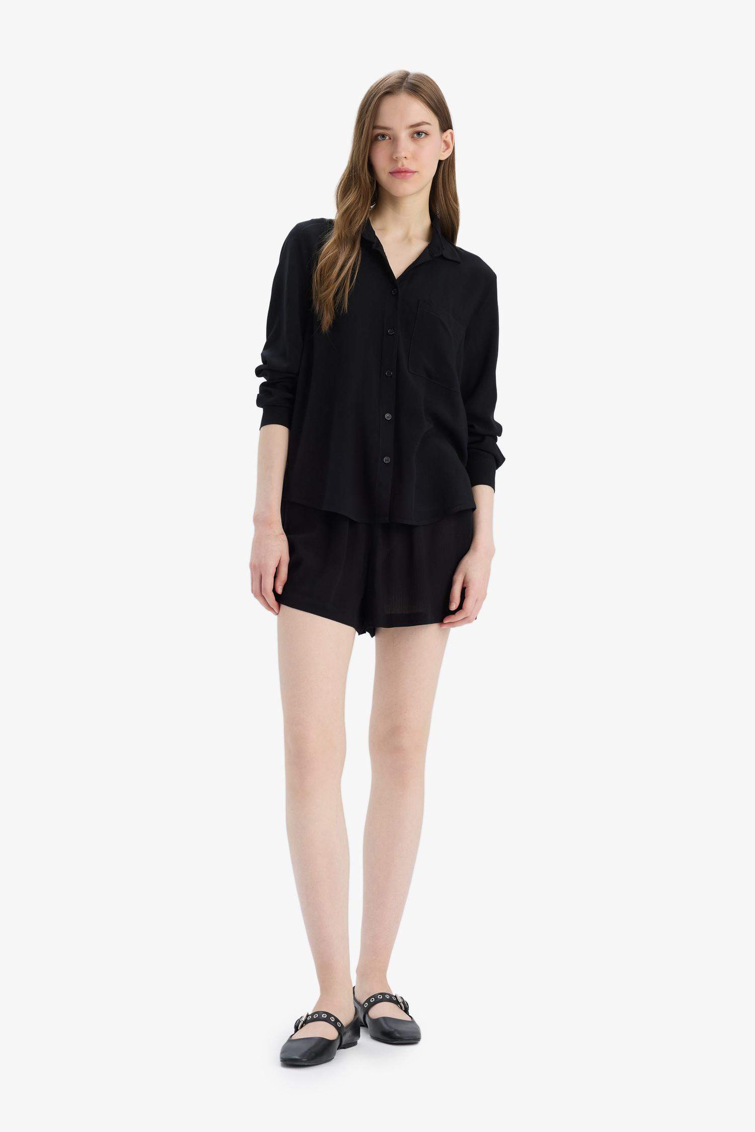 Short en viscose froissée à taille élastiquée