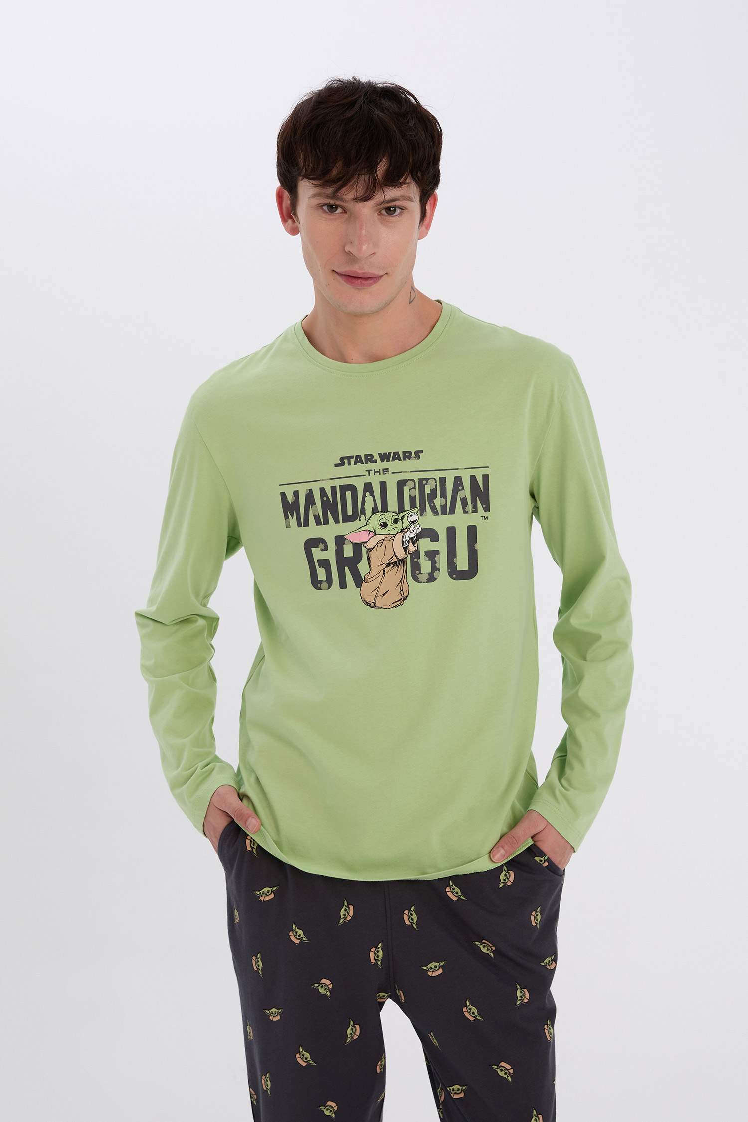 Star Wars-Mandalorian Pijama Takımı Regular Fit Uzun Kollu Üst Beli Lastikli Uzun Alt