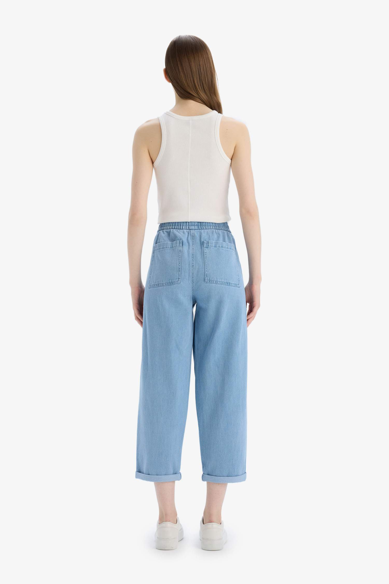 Jean taille haute jambes droites Coupe carotte