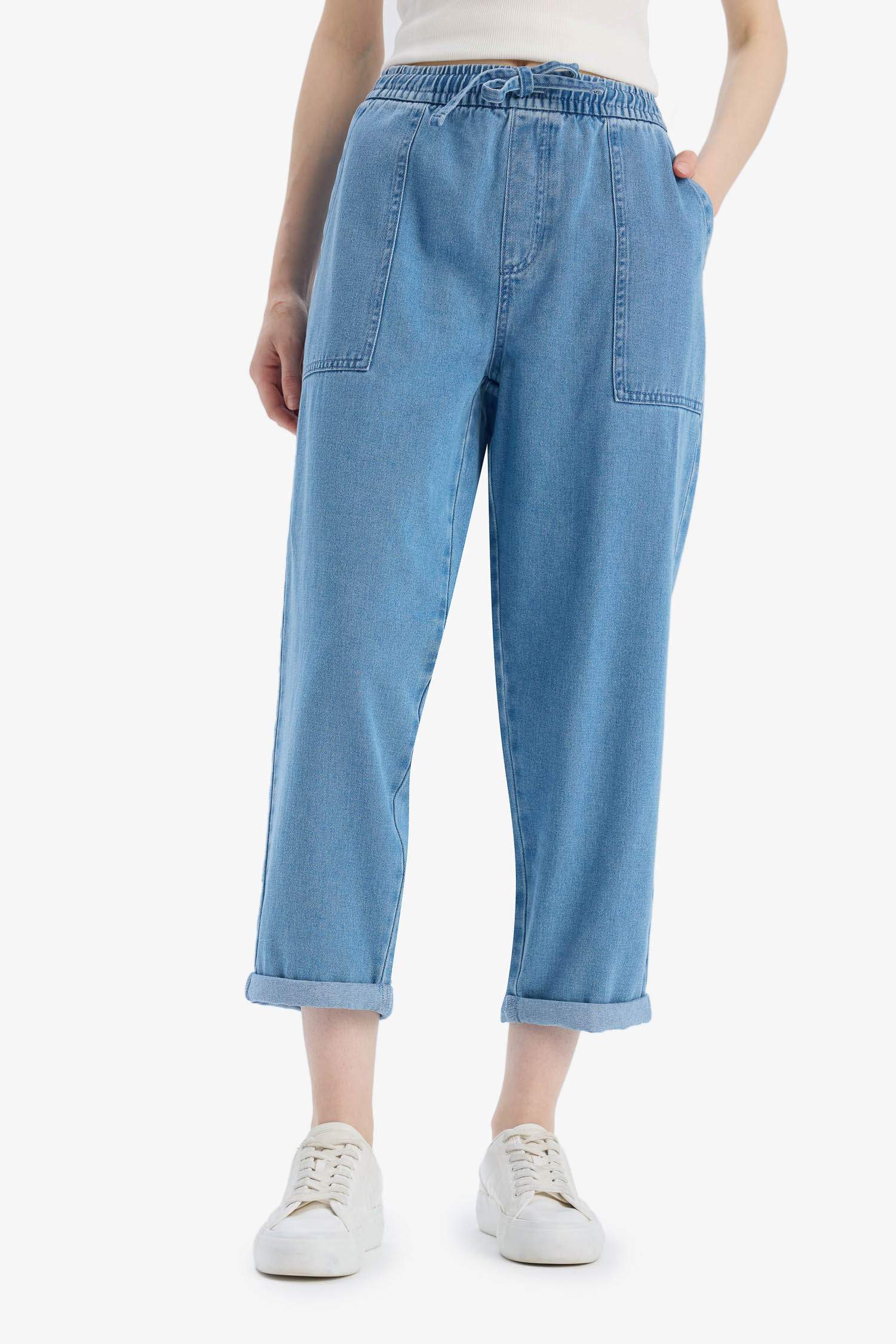 Jean long à taille haute et jambes droites Coupe carotte