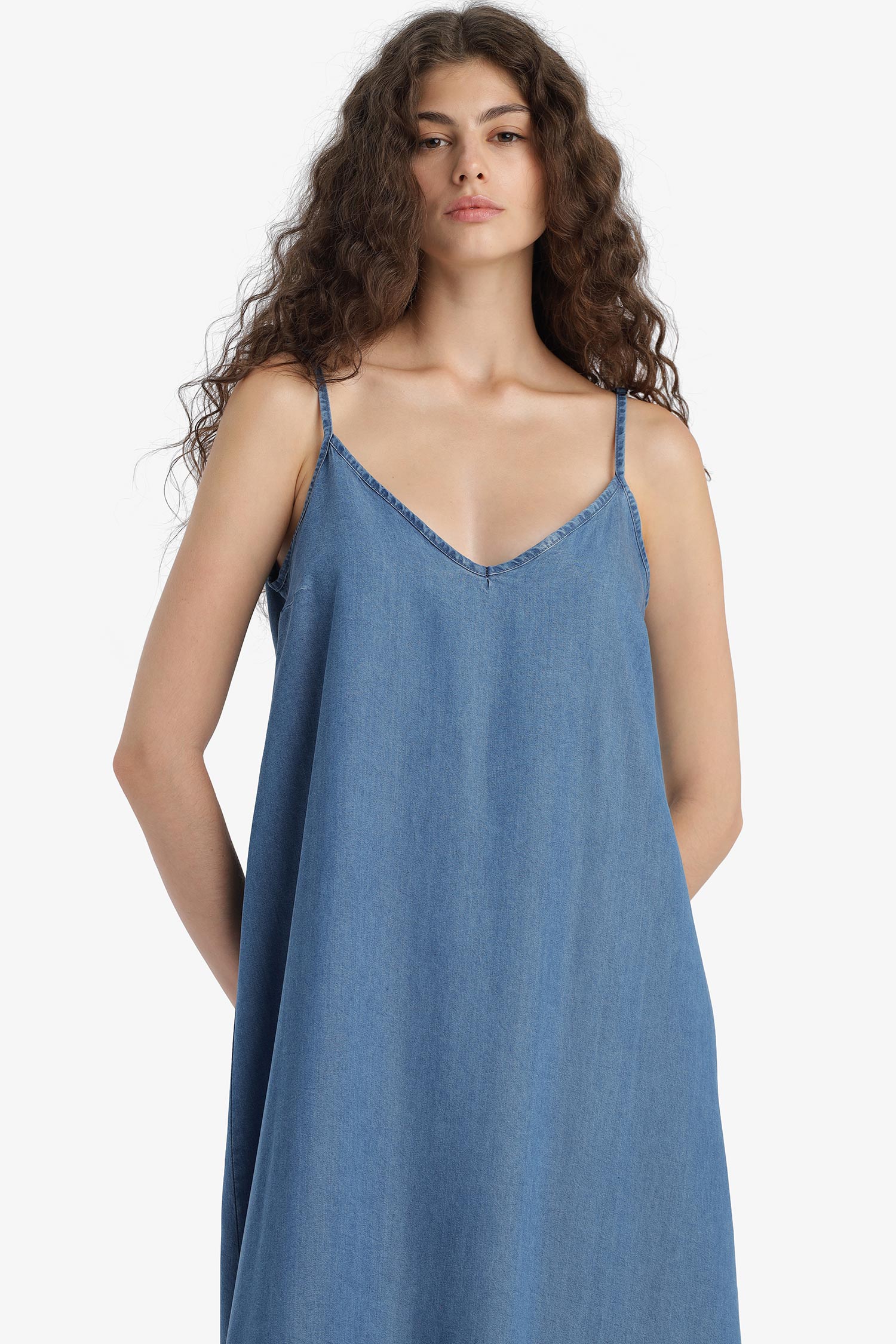 DeFacto Fashion Fit Akışkan Kumaş İnce Askılı Maxi Elbise görsel 2