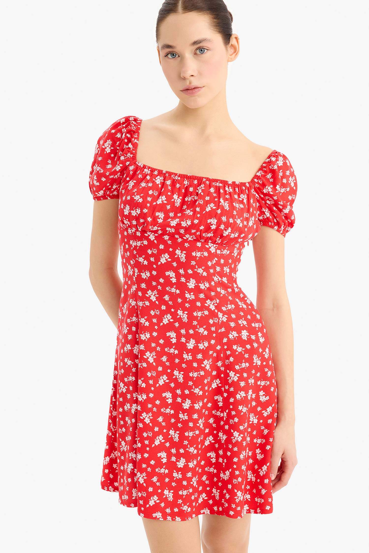 Мини-платье с цветочным принтом с квадратным вырезом