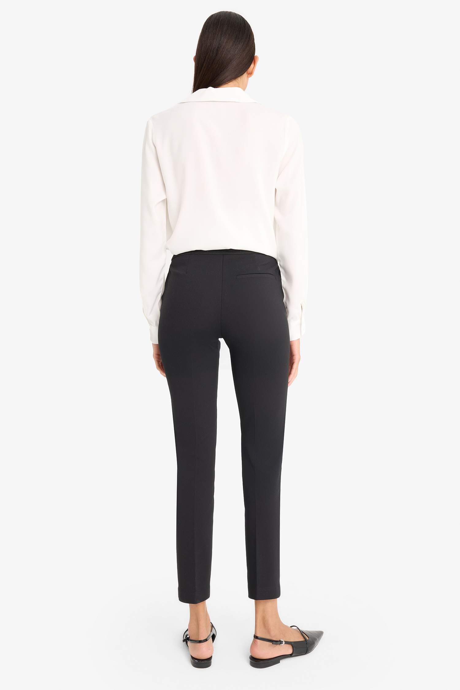 Штаны в стиле carrot fit с высокой талией и прямыми штанинами