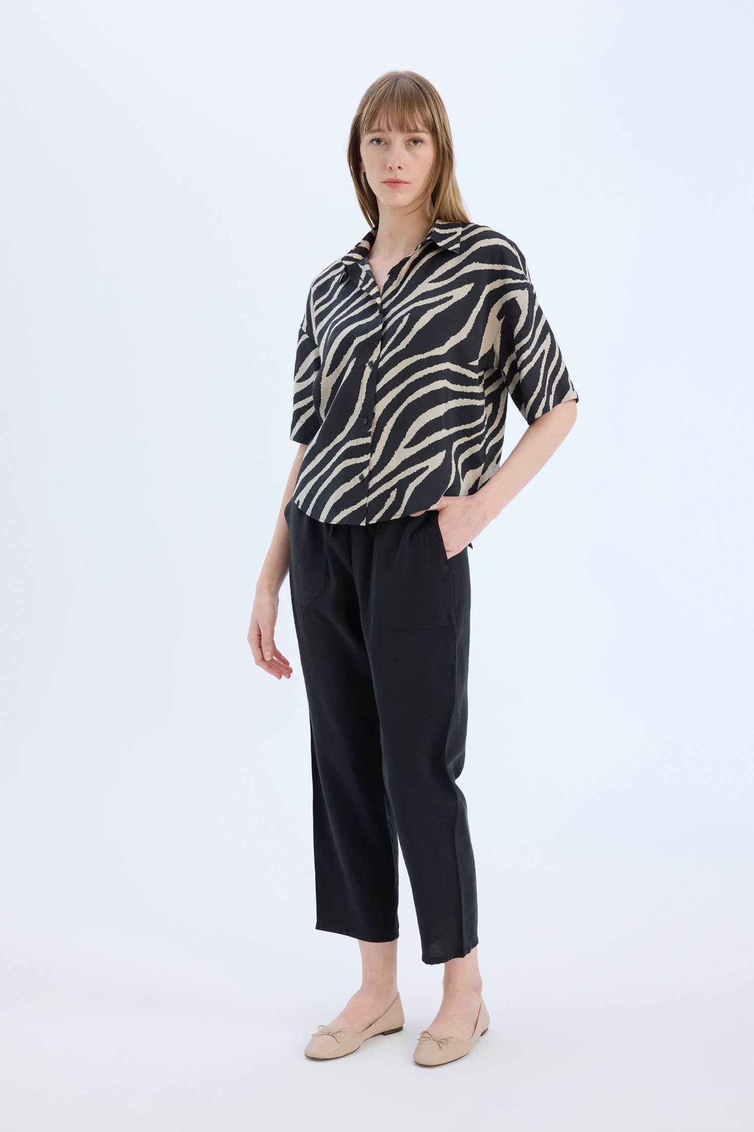 Джоггеры с карманами, высокой талией и укороченные из модала