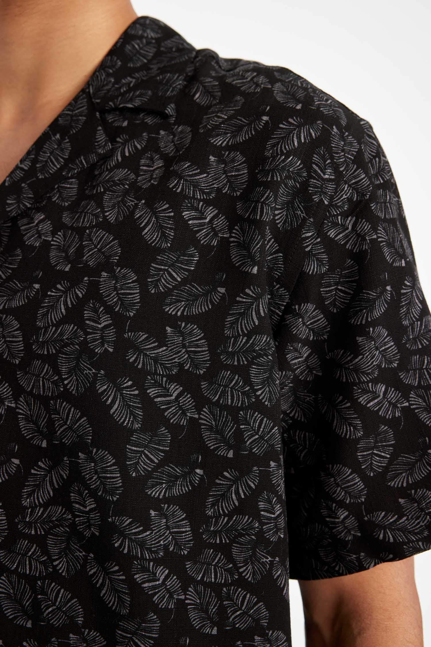 Рубашка тандартного кроя с принтом