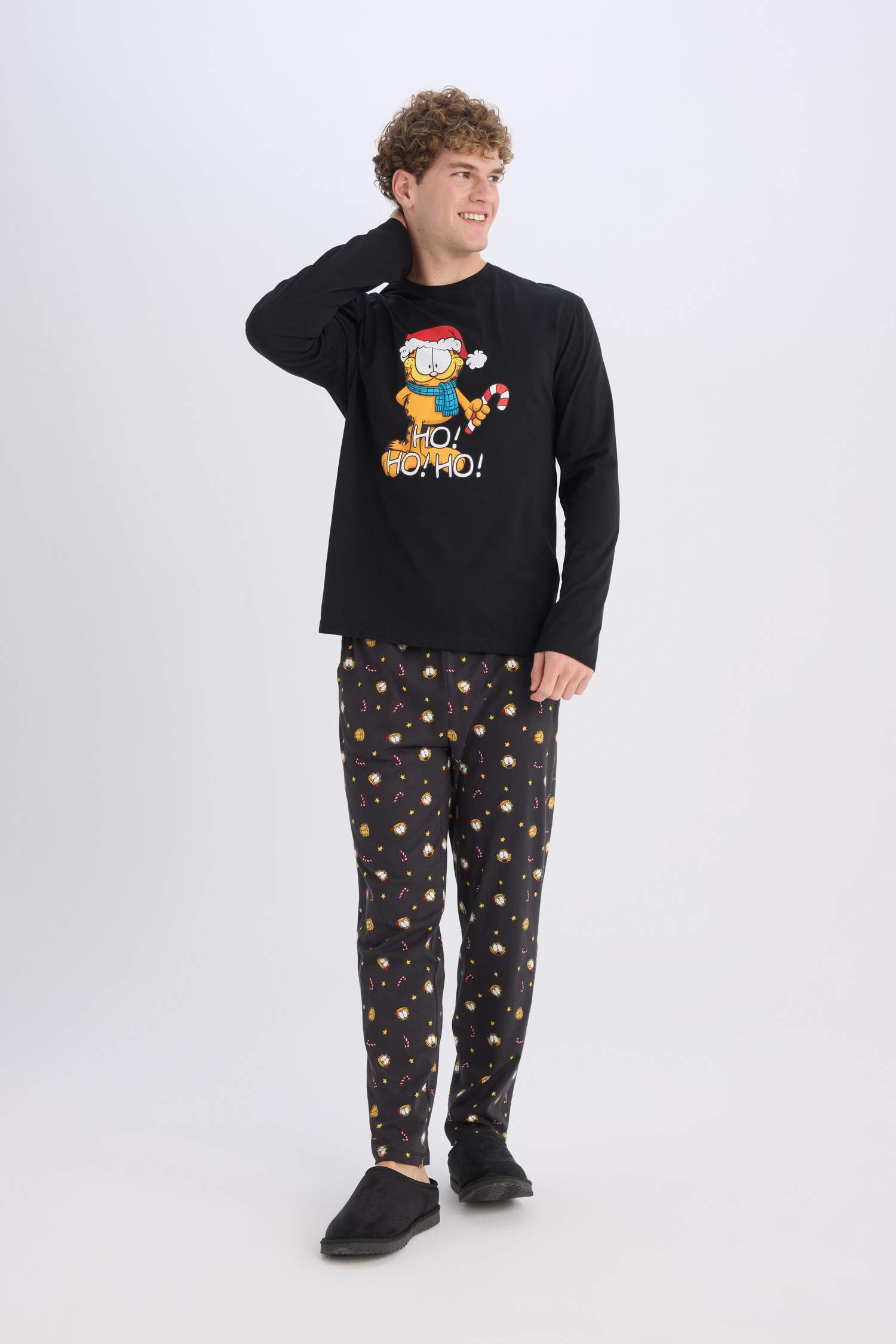 Garfield Christmas Themed Top Bottom 2 Piece Pajama Set