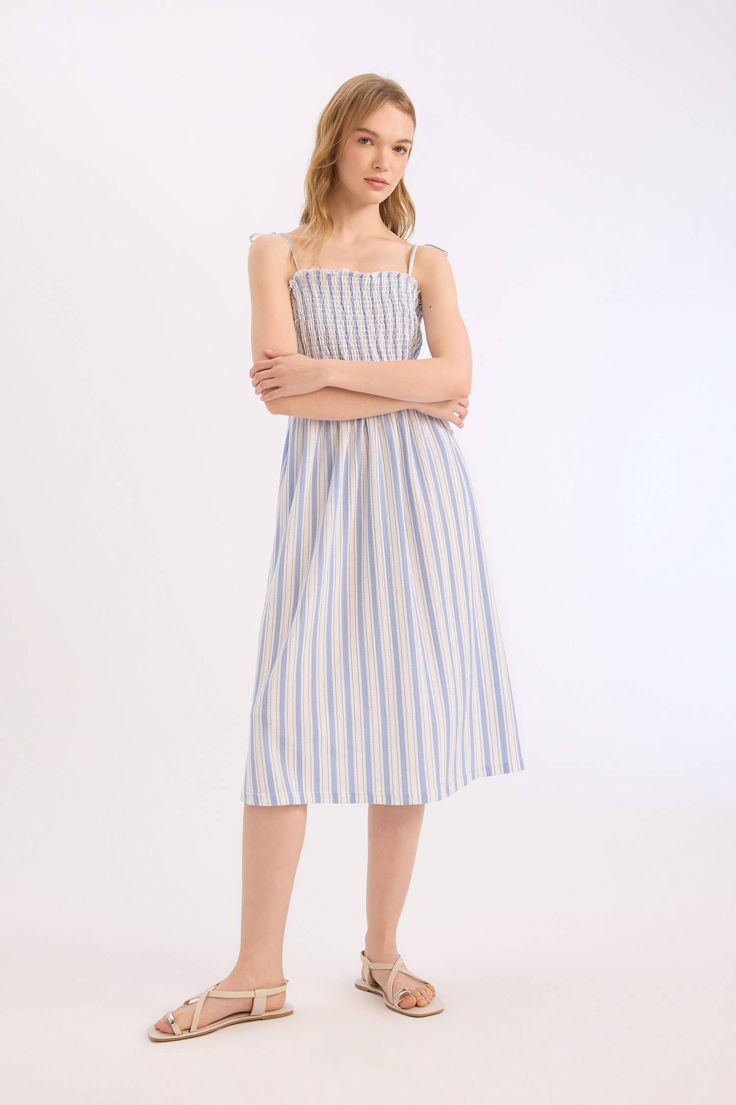 فستان نص كم ميدي مخطط بحمالات