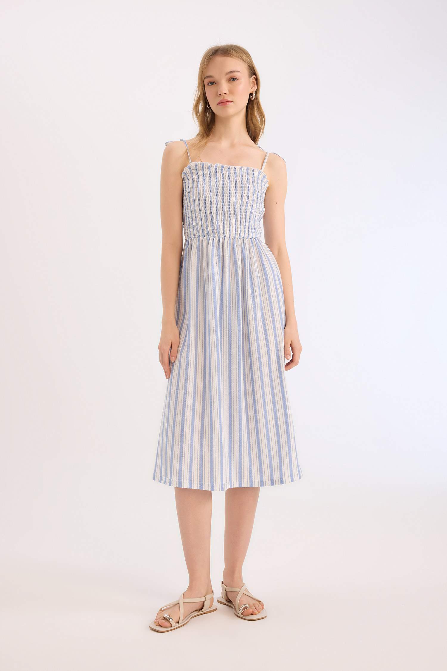 فستان نص كم ميدي مخطط بحمالات