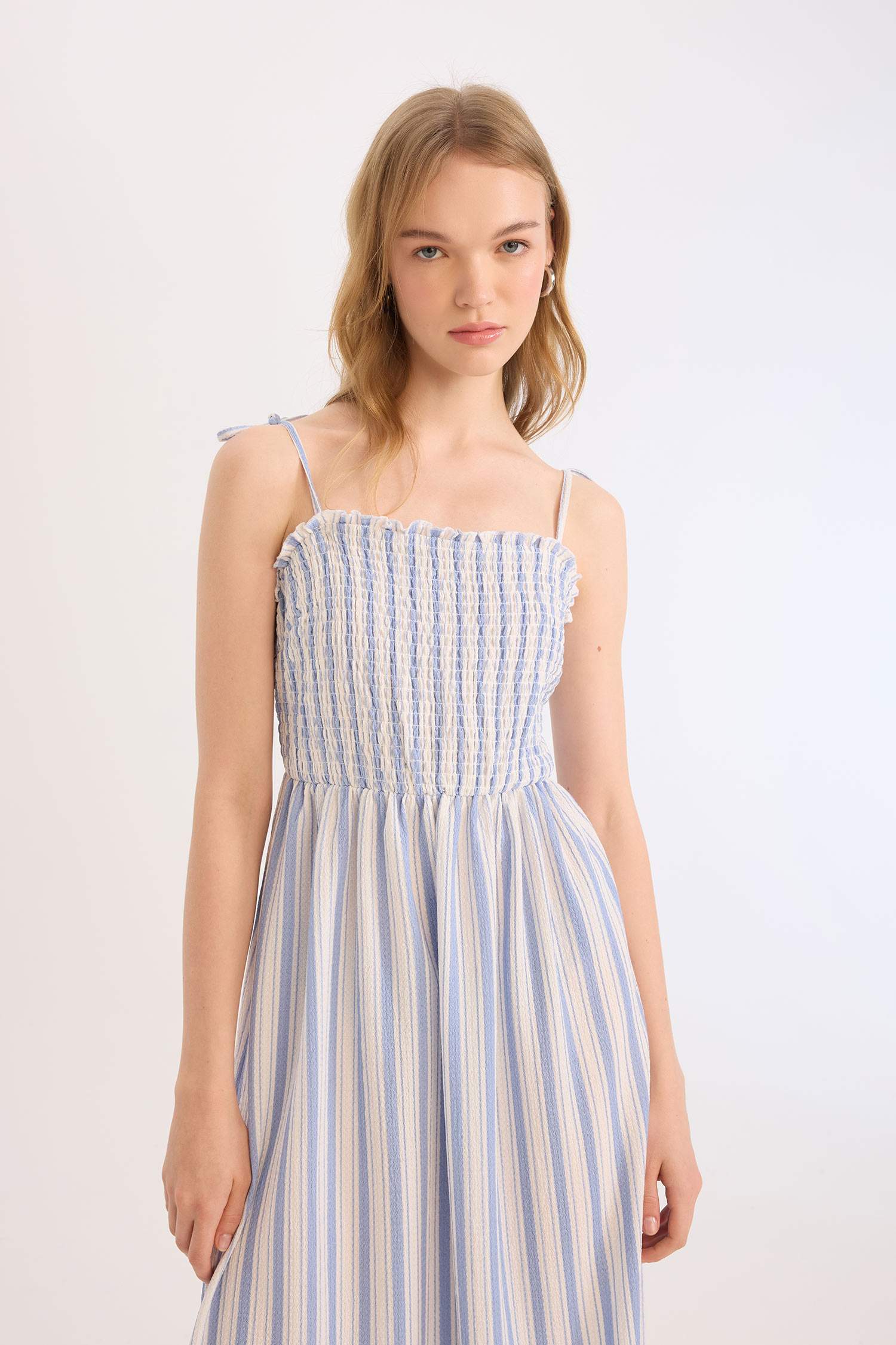 فستان نص كم ميدي مخطط بحمالات