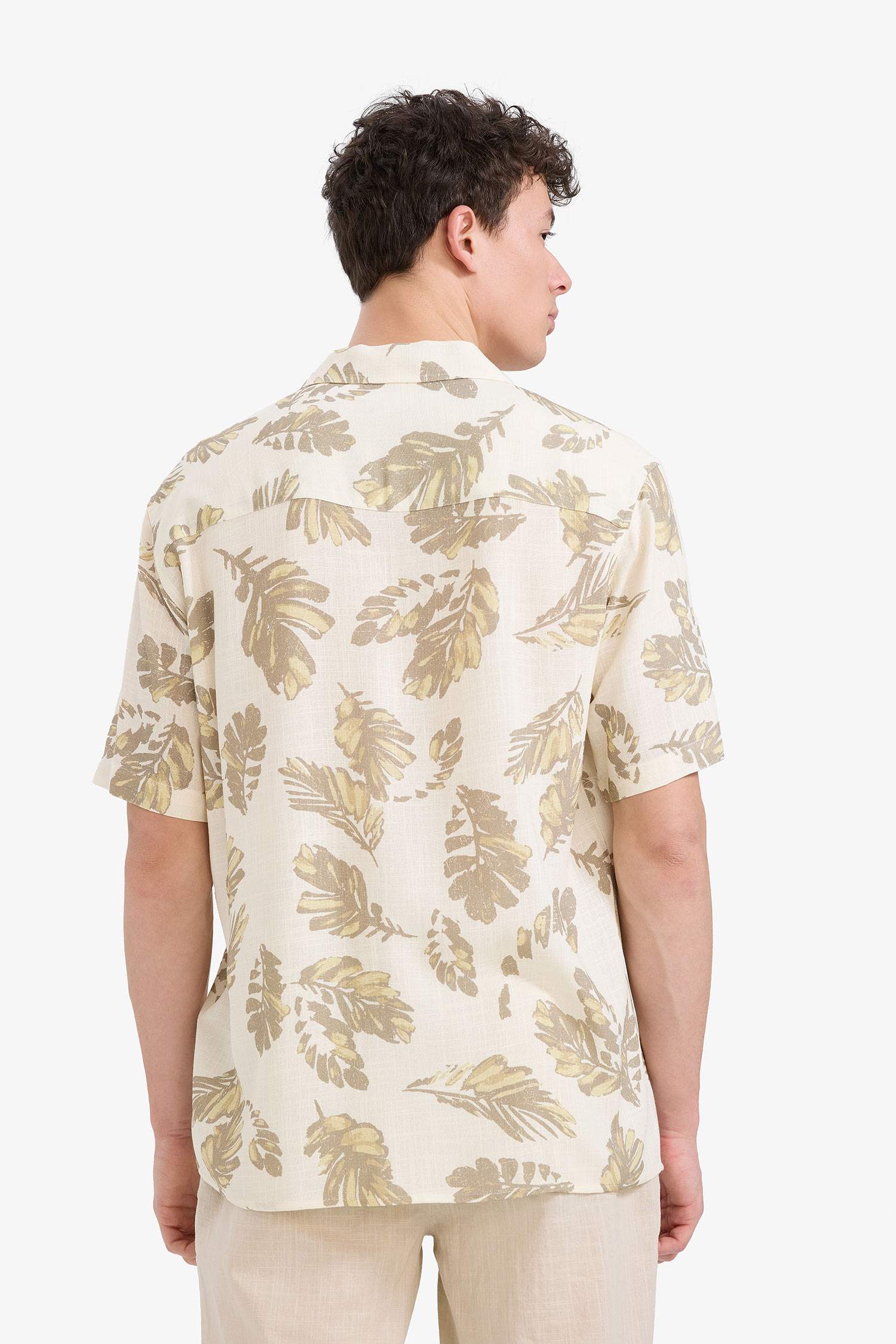 қалыпты пішім Қысқа жеңді жейде