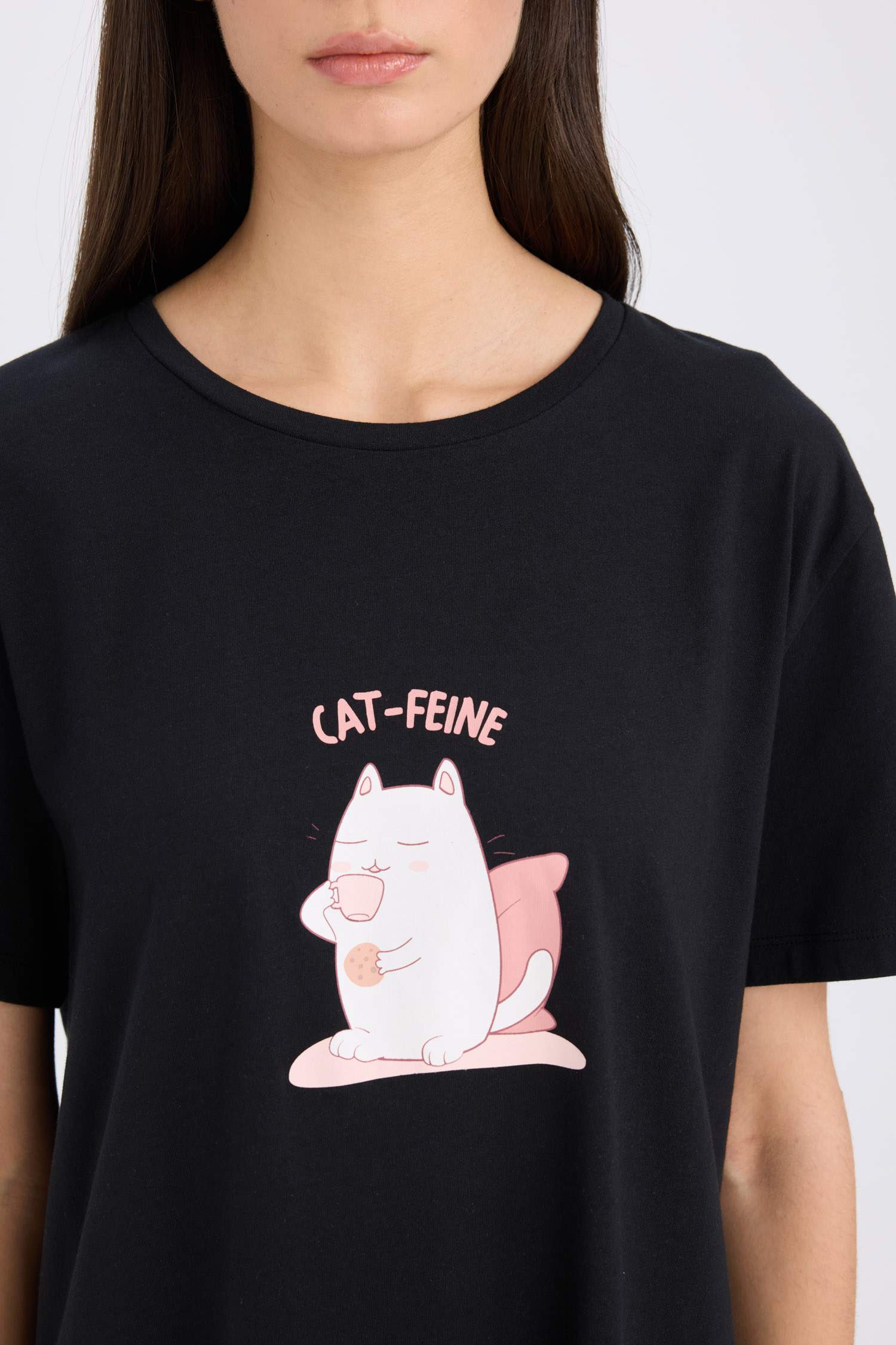 فستان بيجامة مطبوع قصة عادية برقبة مستديرة