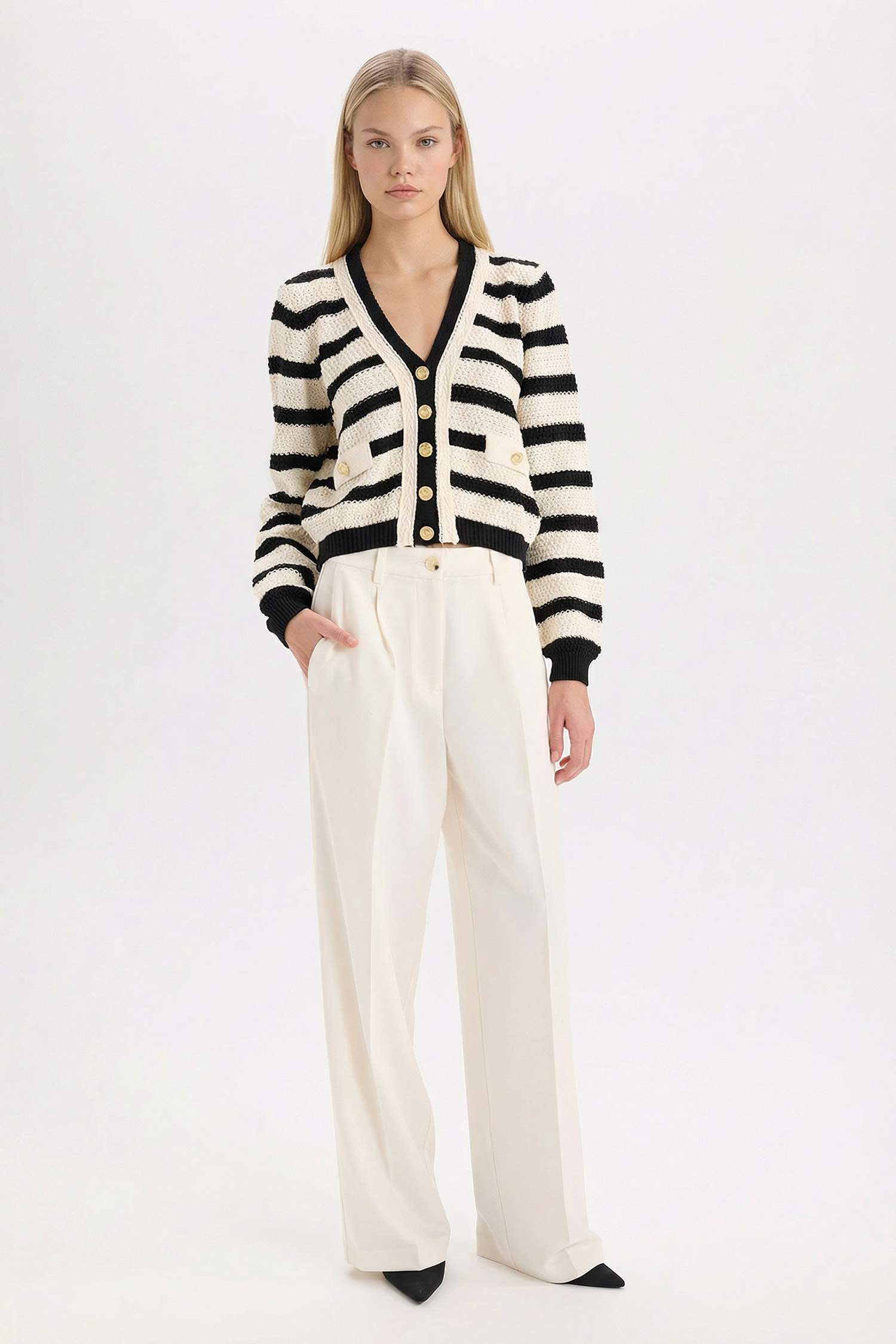 Regular Fit V Yaka Çizgili Düğmeli Triko Hırka