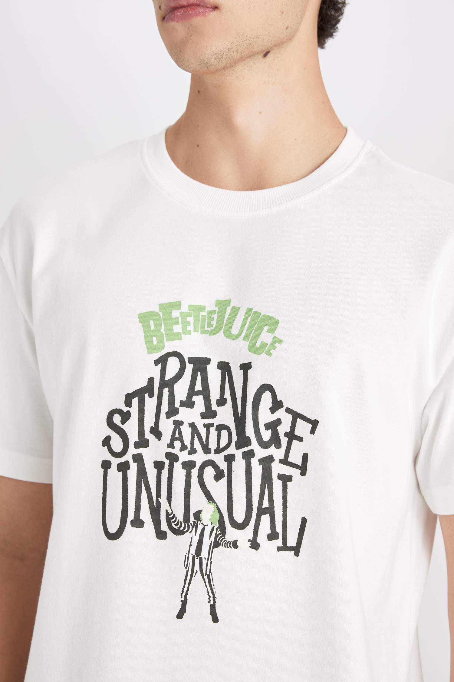 %100 Pamuk Beetlejuice (1988) Regular Fit Bisiklet Yaka Kısa Kollu Tişört