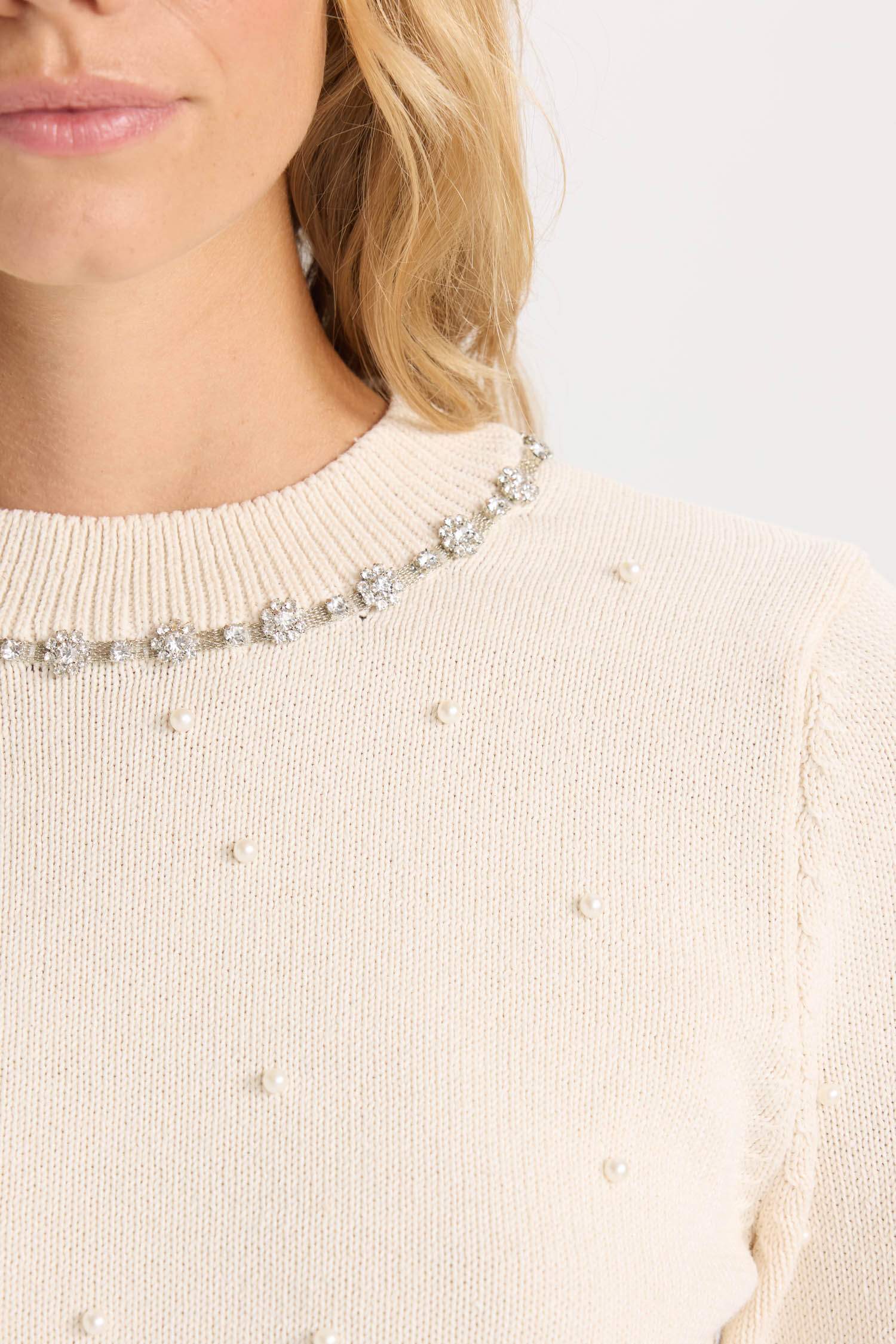 Regular Fit Bisiklet Yaka Taşlı İncili Triko Kazak