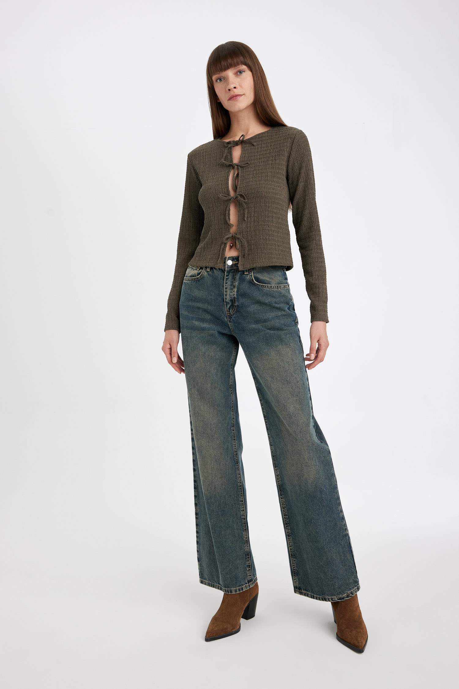 Regular Fit Önden Bağlamalı Bürümcük Uzun Kollu Bluz