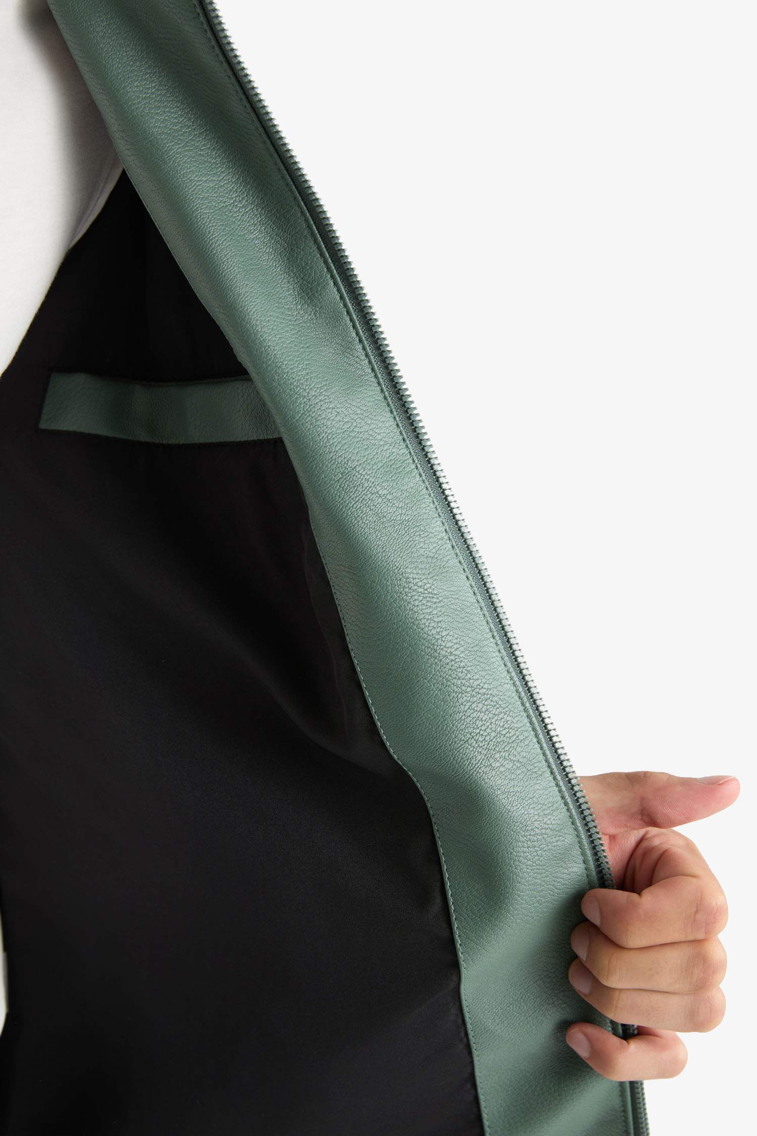 جاكيت جلد صناعي سليم فيت بياخة عالية مقاوم للماء