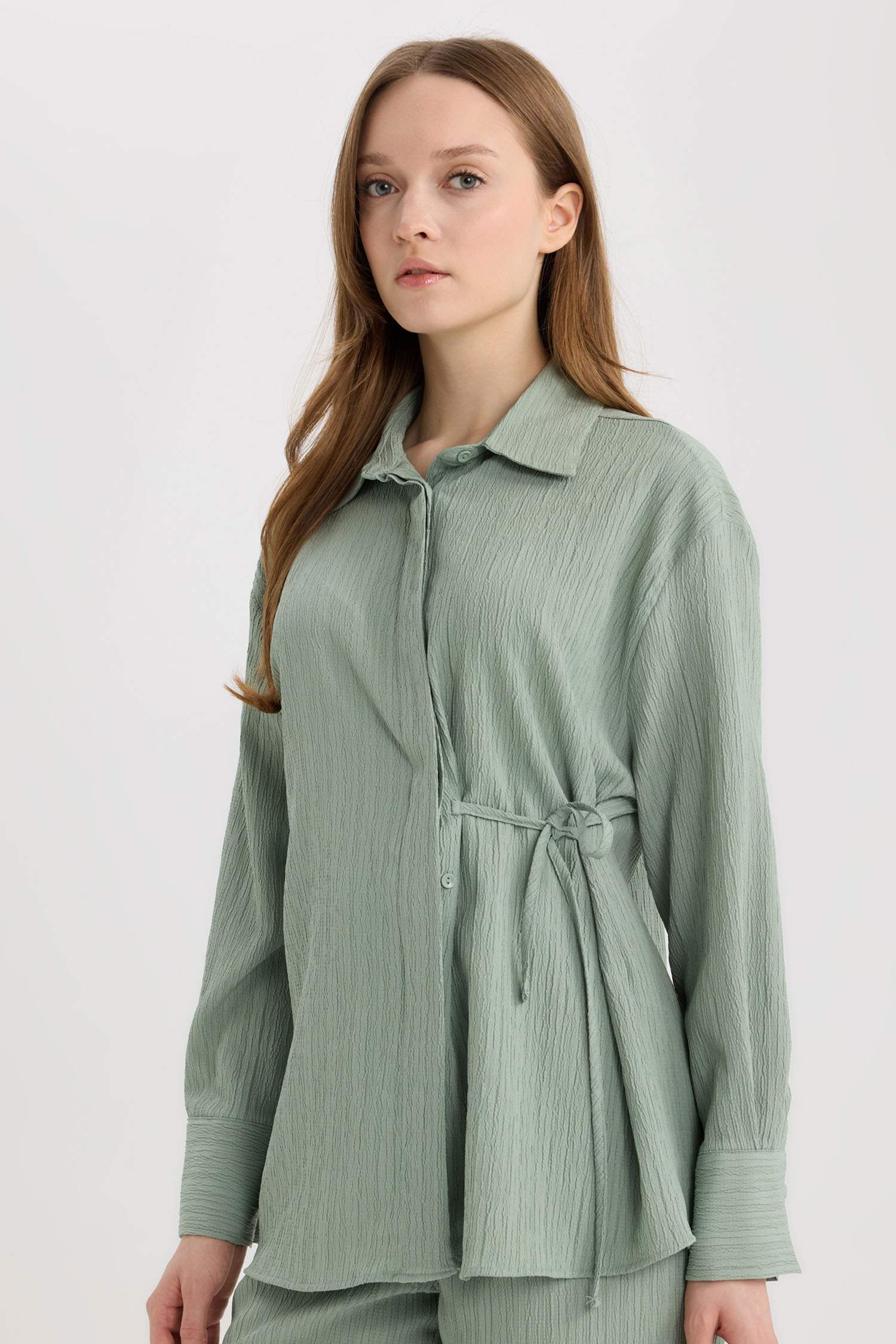 Regular Fit Büzgülü Krinkıl Kumaş Uzun Kollu Gömlek