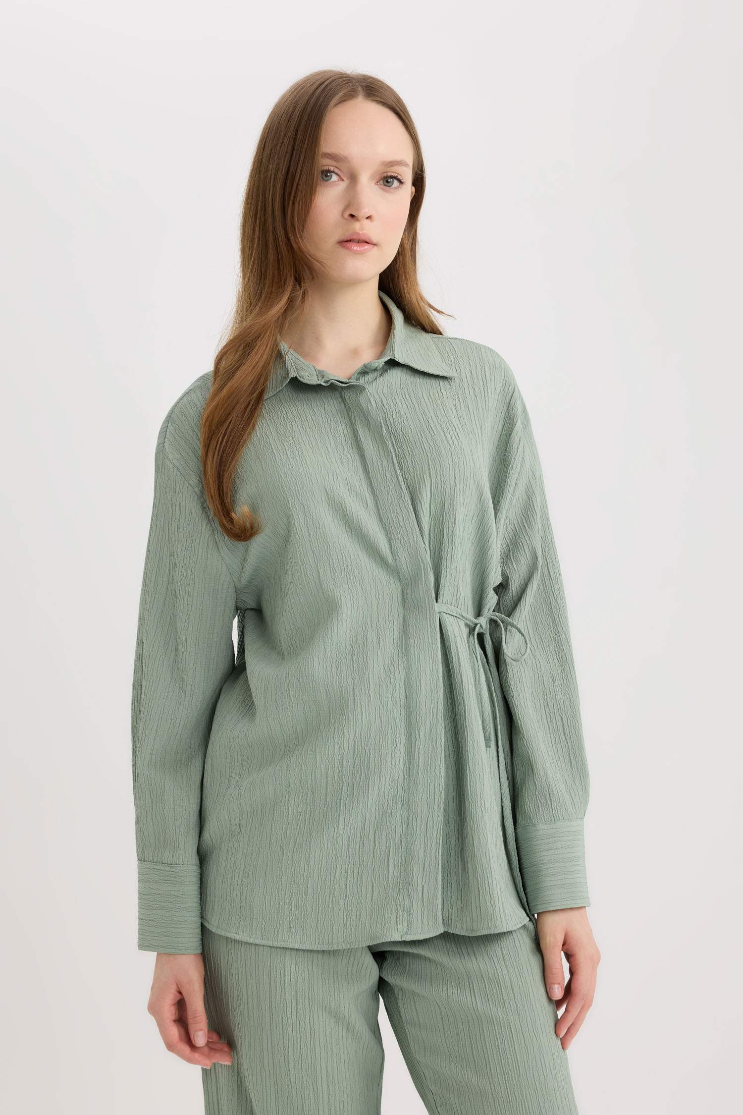 Regular Fit Büzgülü Krinkıl Kumaş Uzun Kollu Gömlek