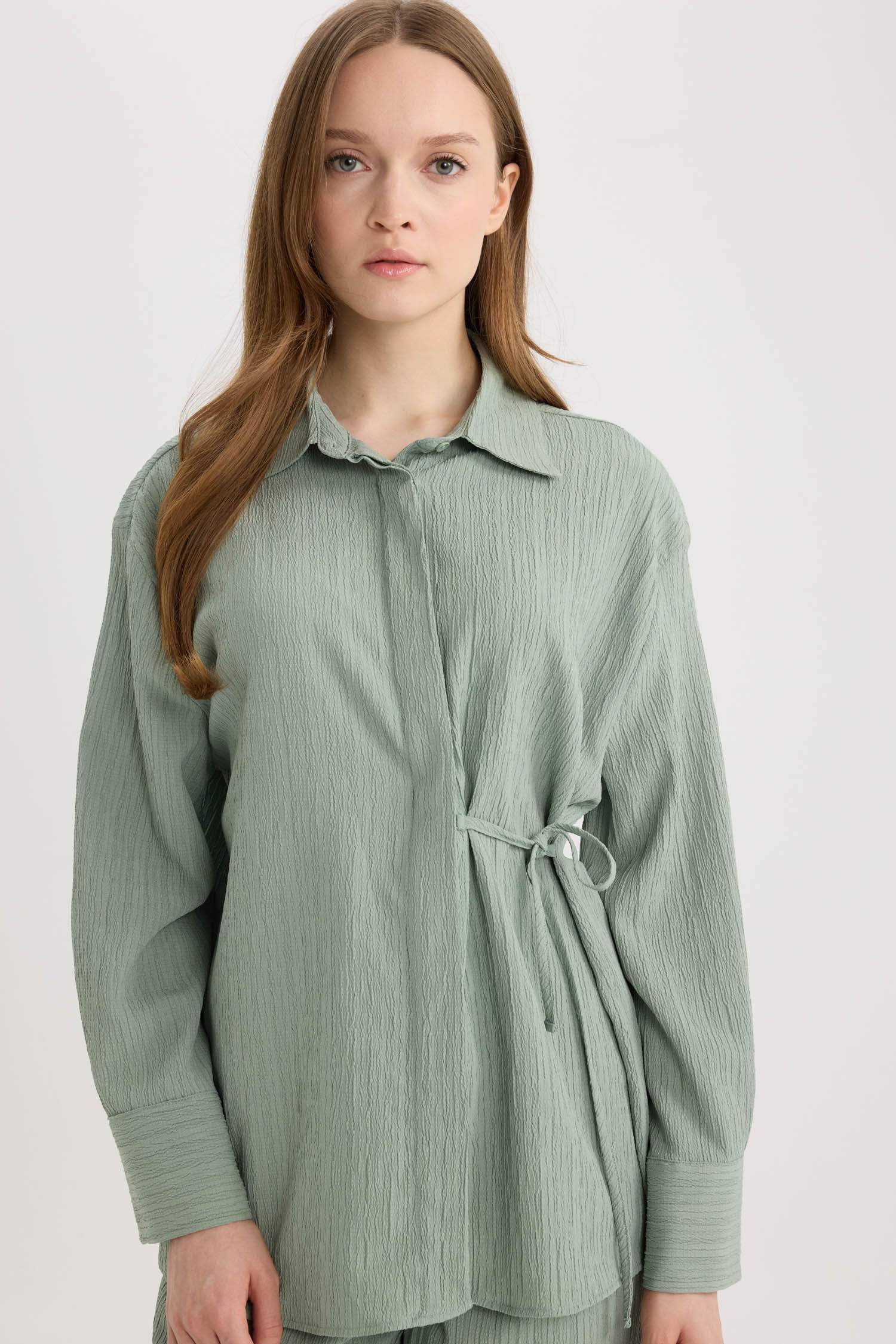 Regular Fit Büzgülü Krinkıl Kumaş Uzun Kollu Gömlek